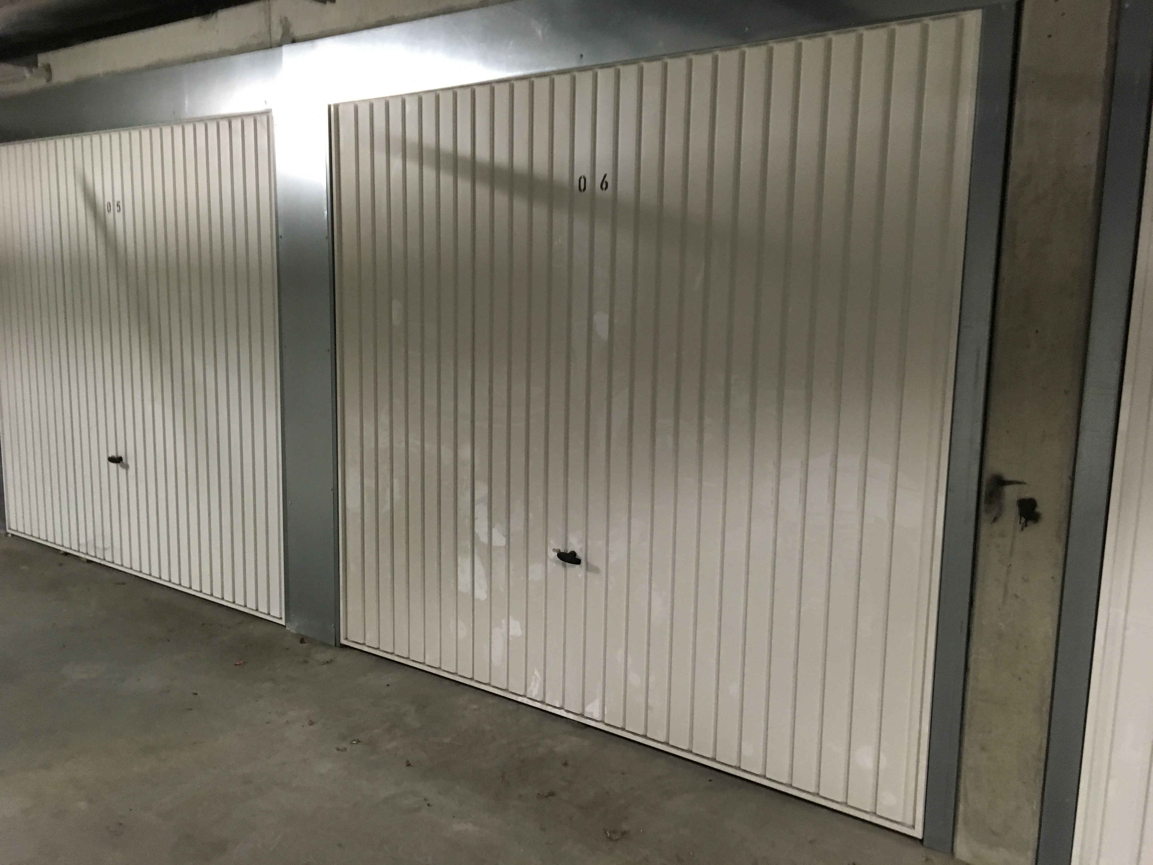Garage en sous-sol à Vénissieux
