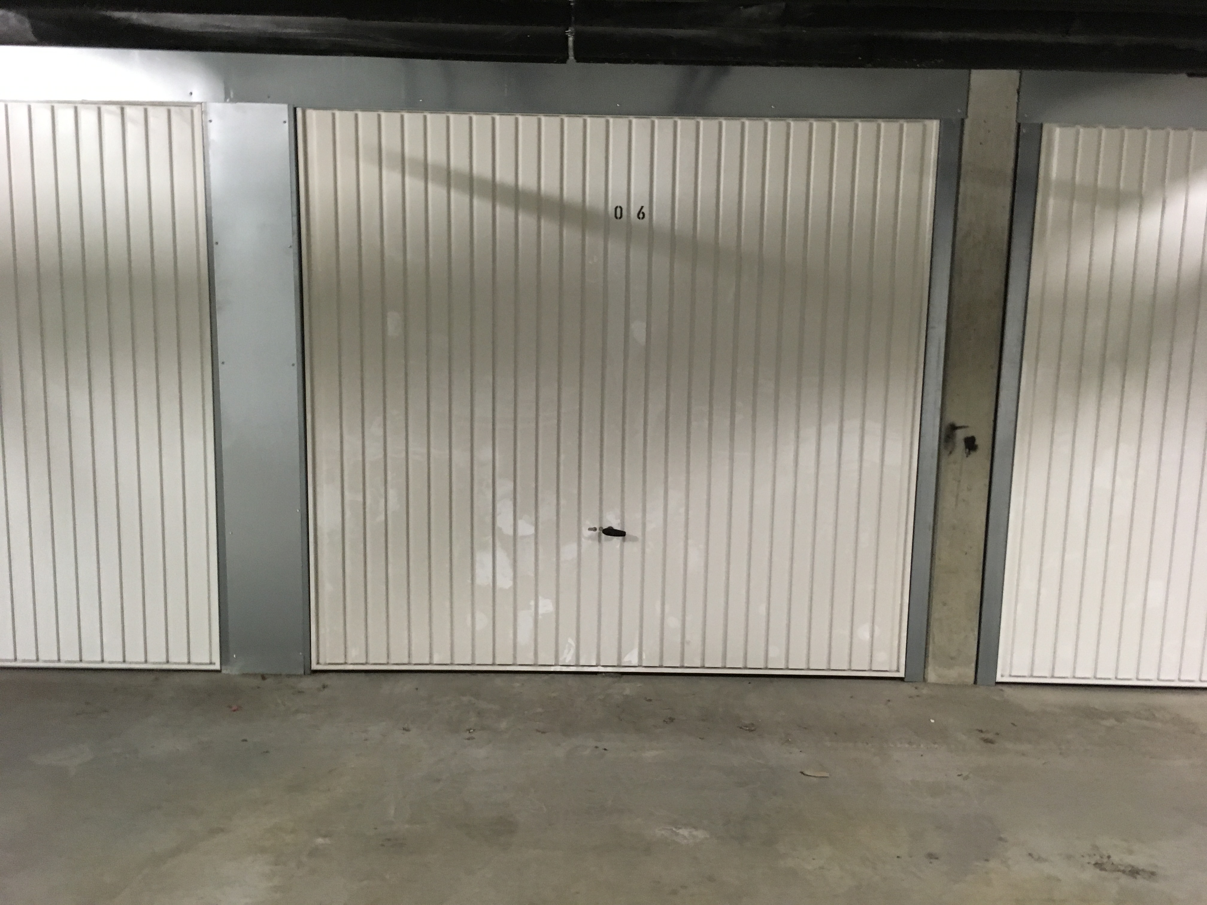 Garage fermé / Vénissieux centre