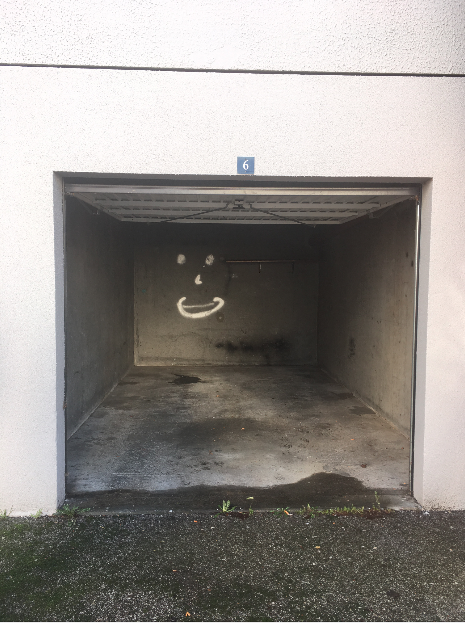 Garage en RDC / Elbeuf / Bord de la Seine