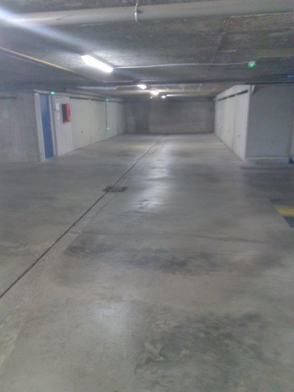 Garage fermé à louer / Ternay
