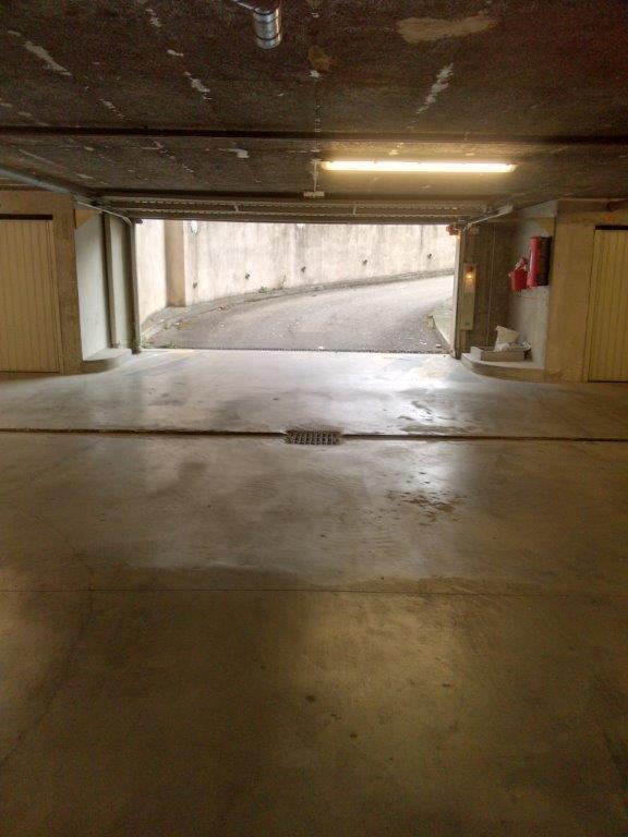 Garage fermé à louer / Ternay
