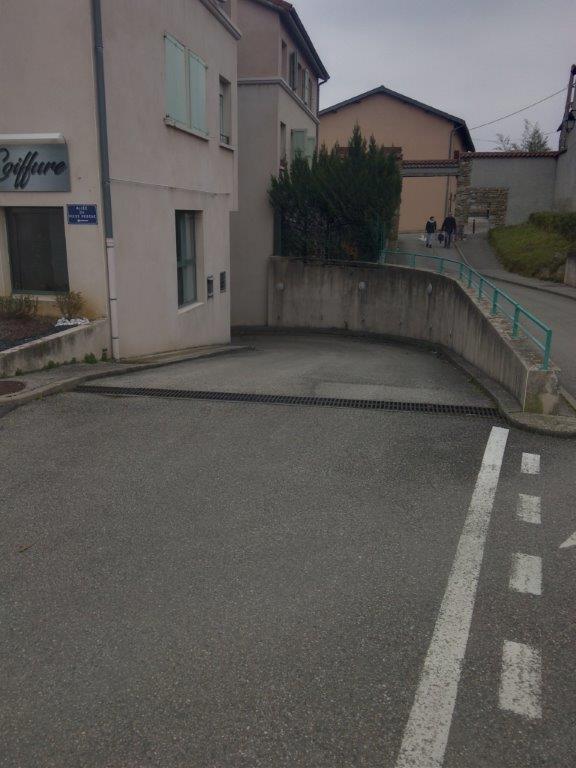 Stationnement individuel / Ternay