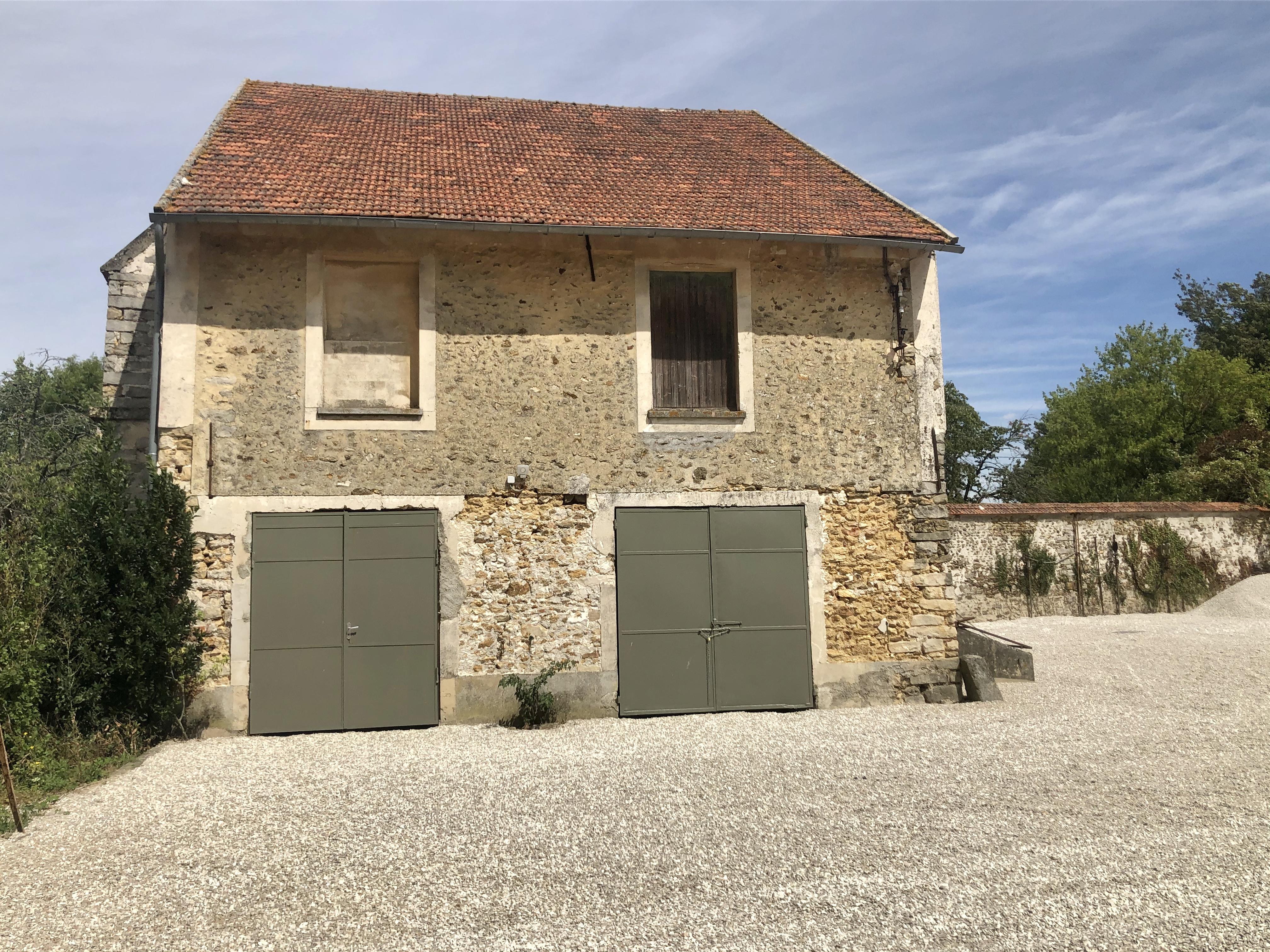 STOCKAGE 20m² - Particuliers et professionnels - Proche