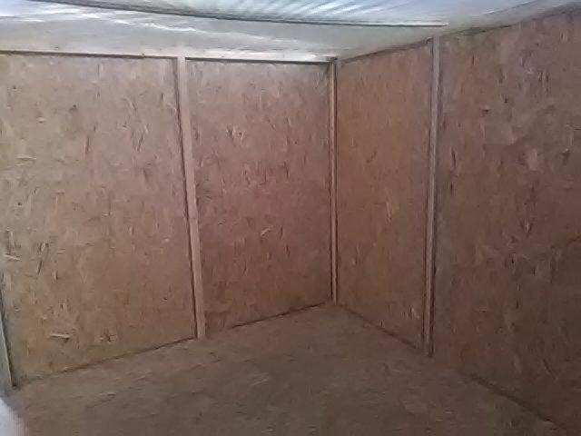 box de rangement , dans un entrepot couvert