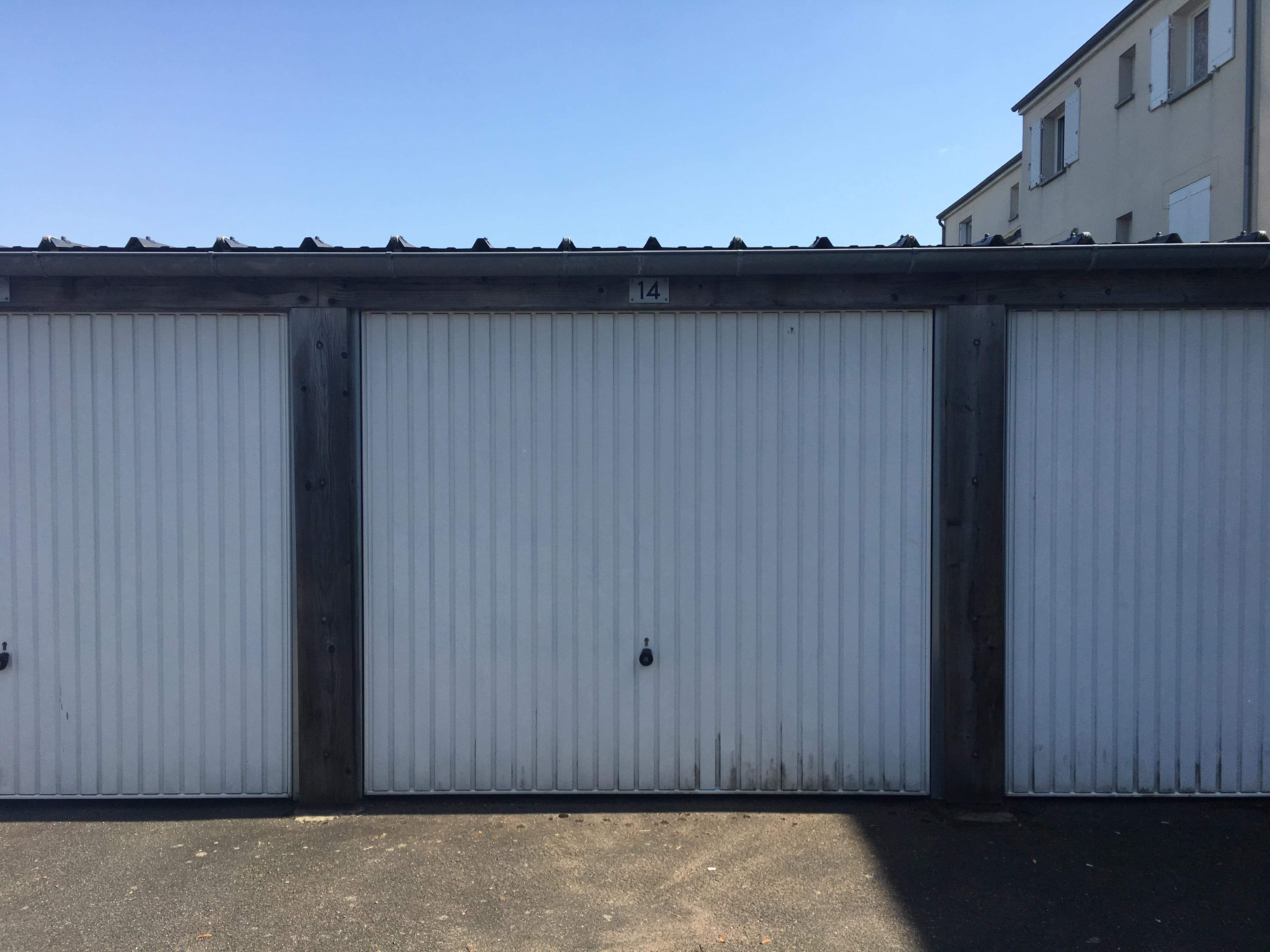 Garde-meuble de plain-pied