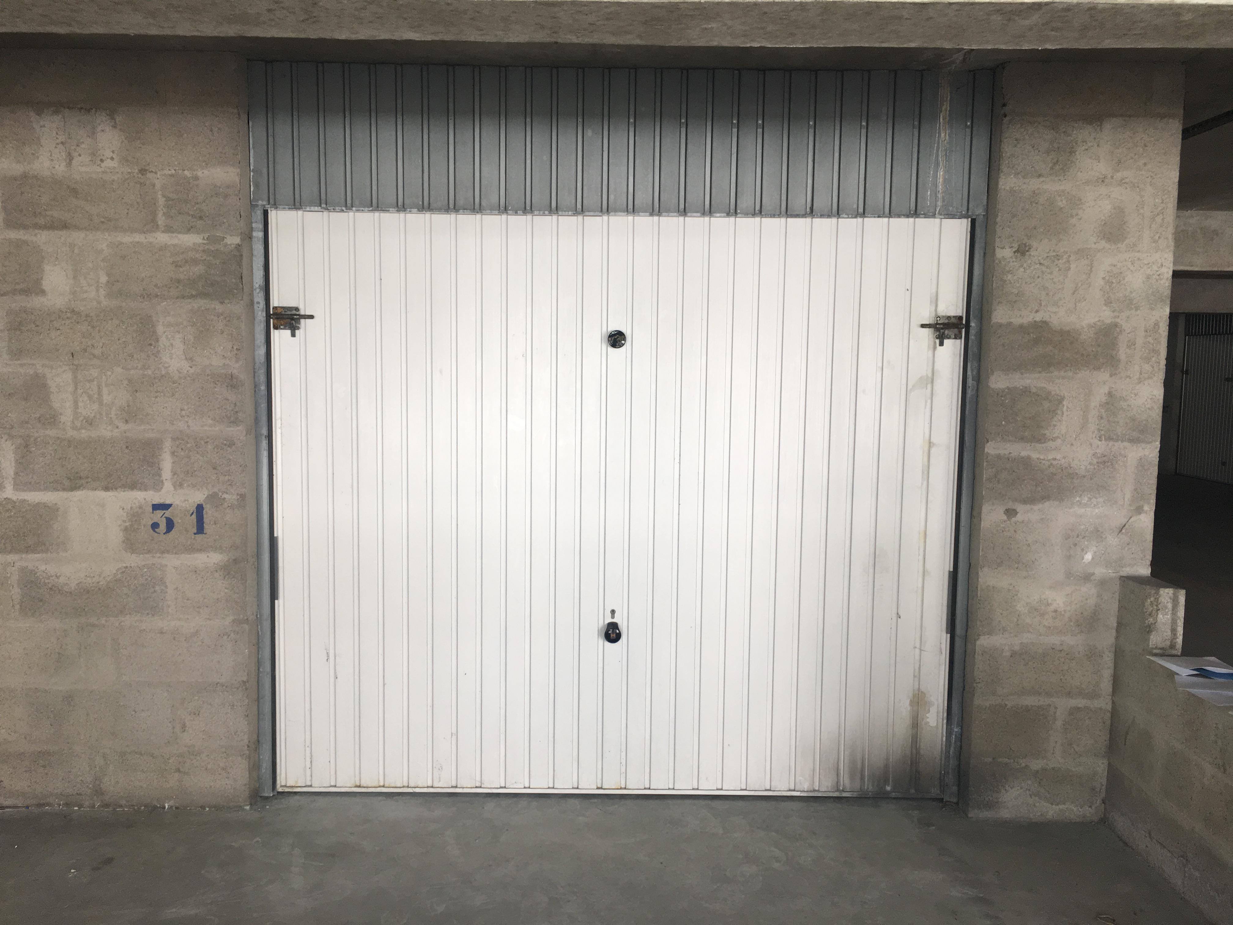 Location garage en sous-sol / Proche d'Orléans