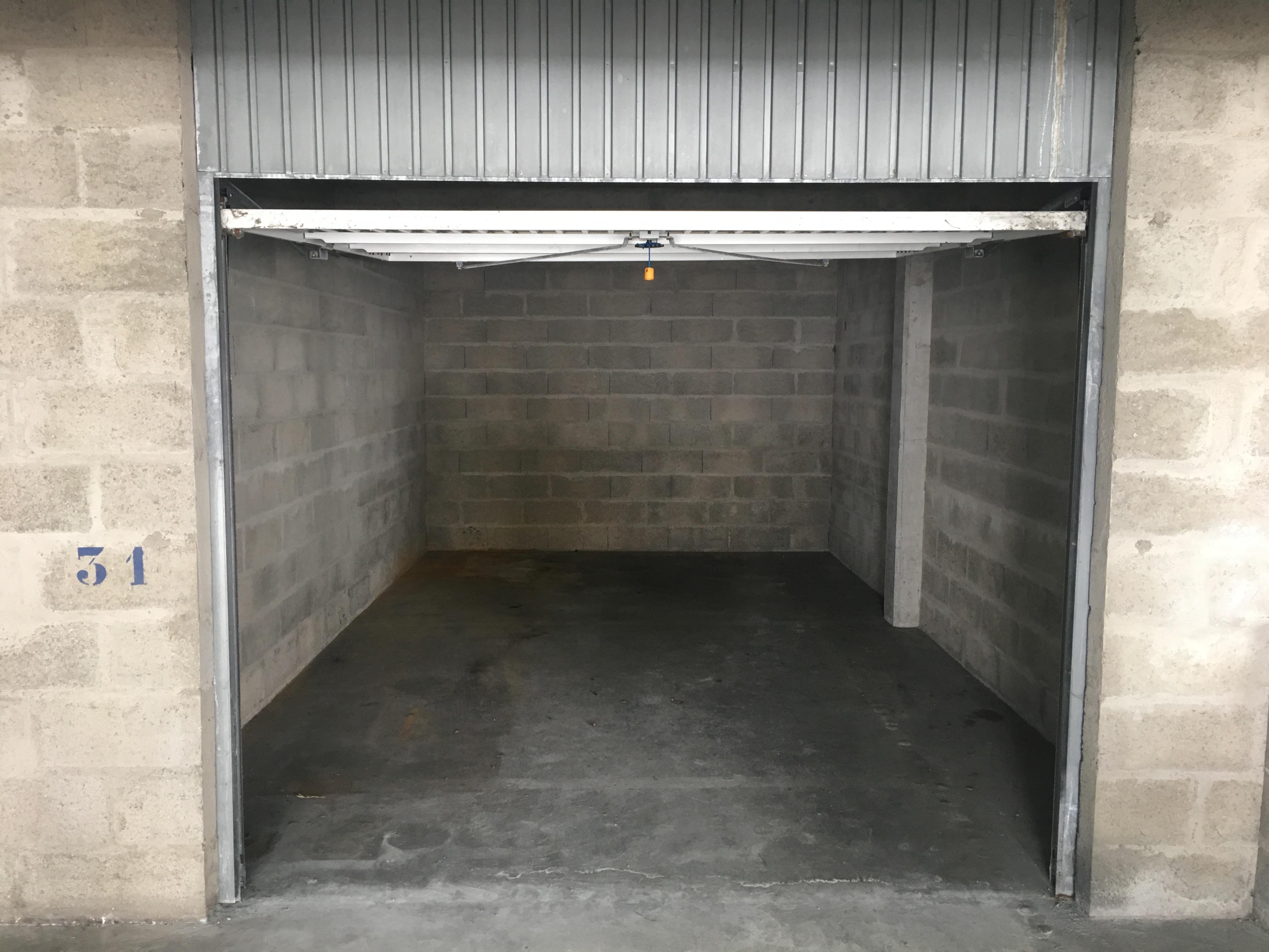 Location garage en sous-sol / Proche d'Orléans
