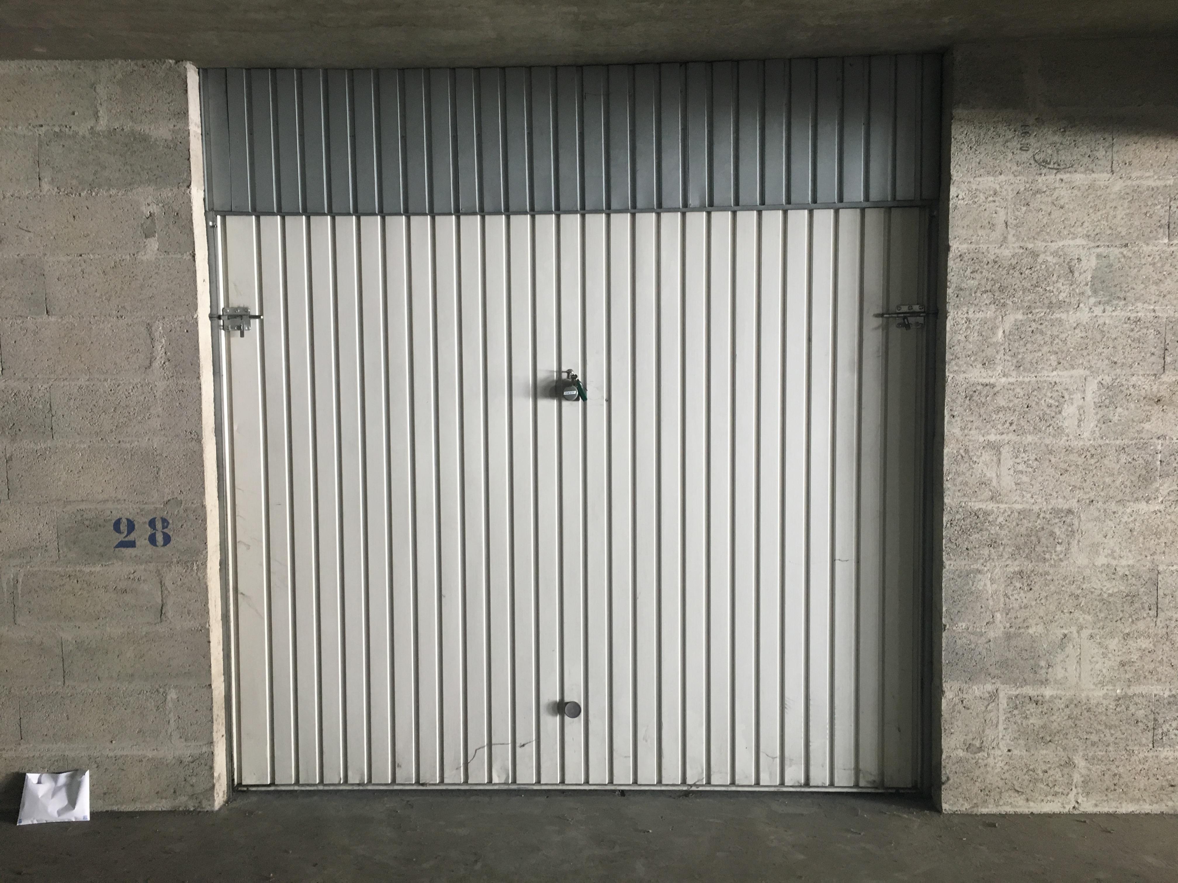 Stationnement privé / Proche Orléans