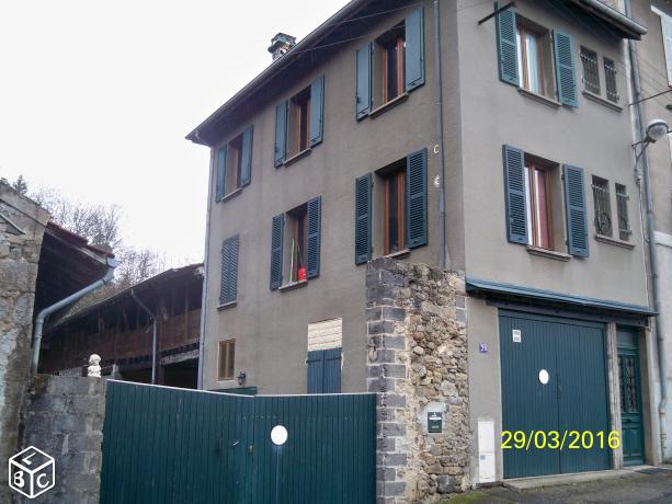 local pour stockage de meubles,
