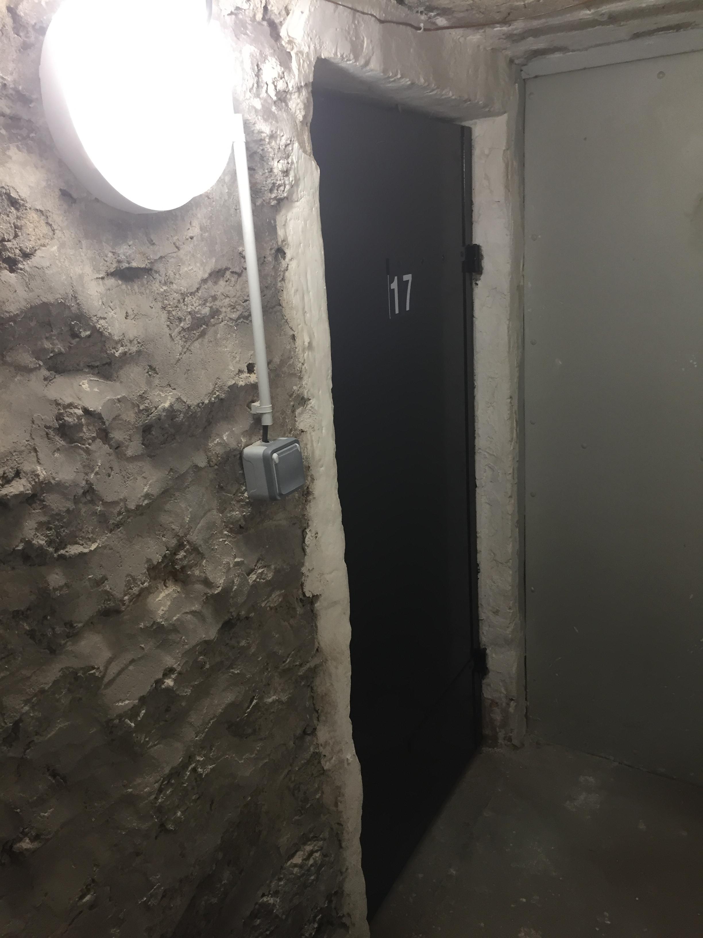 Cave, stockage, sécurisé garde meuble