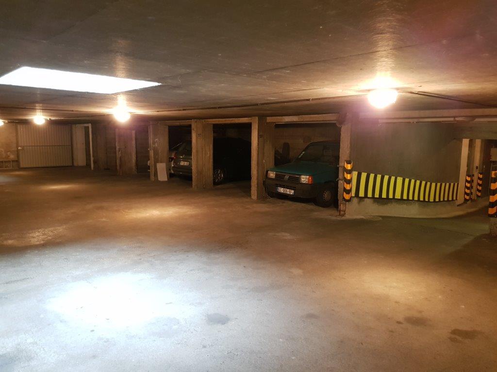 Box 12 m2 en rez-de-chaussée - Nation