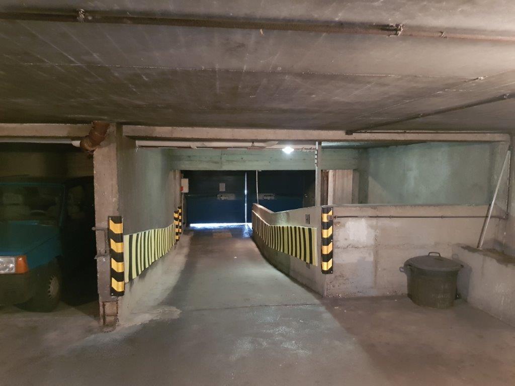 Box 12 m2 en rez-de-chaussée - Nation