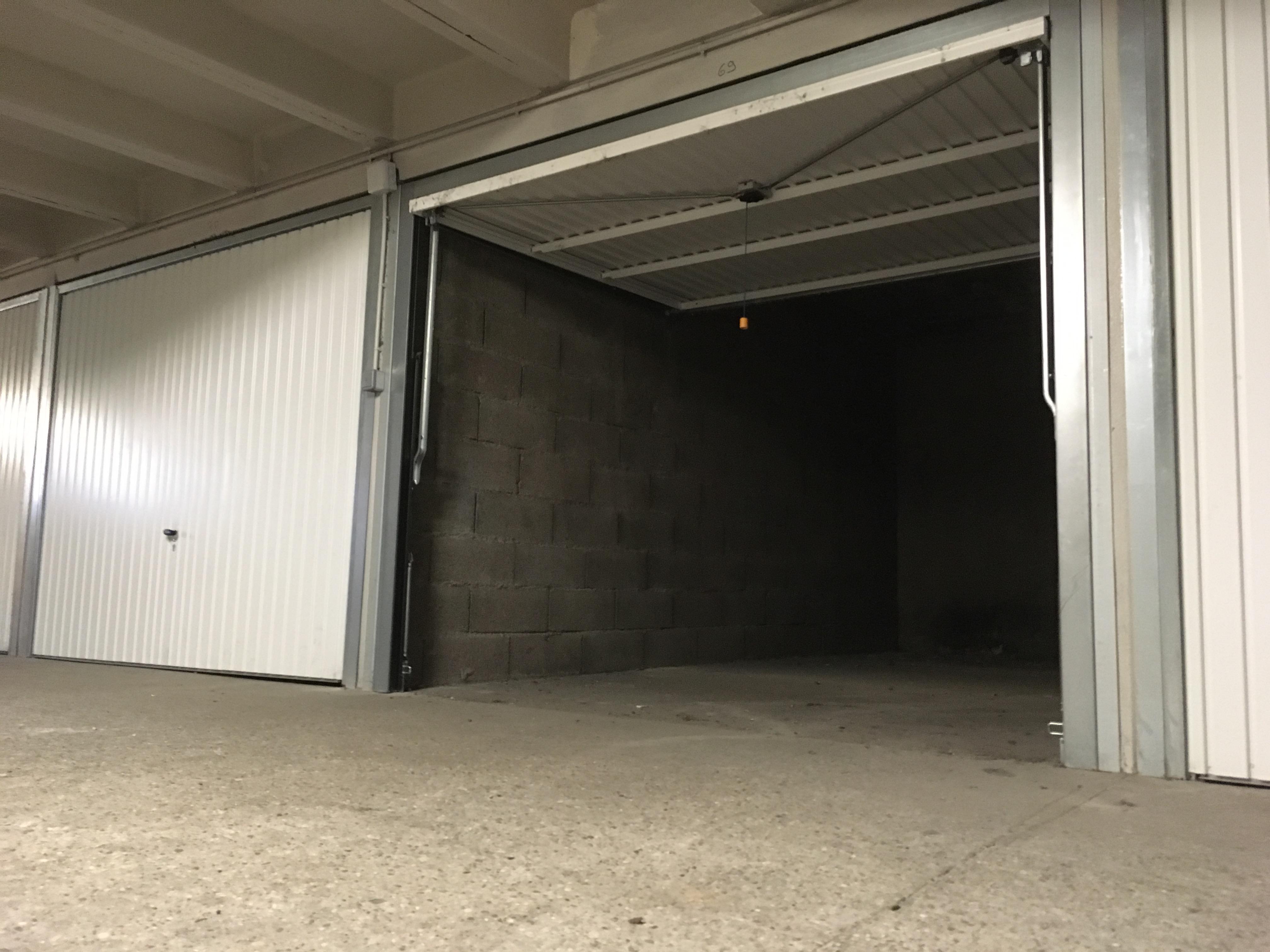 Garage individuel / Décines-Charpieu