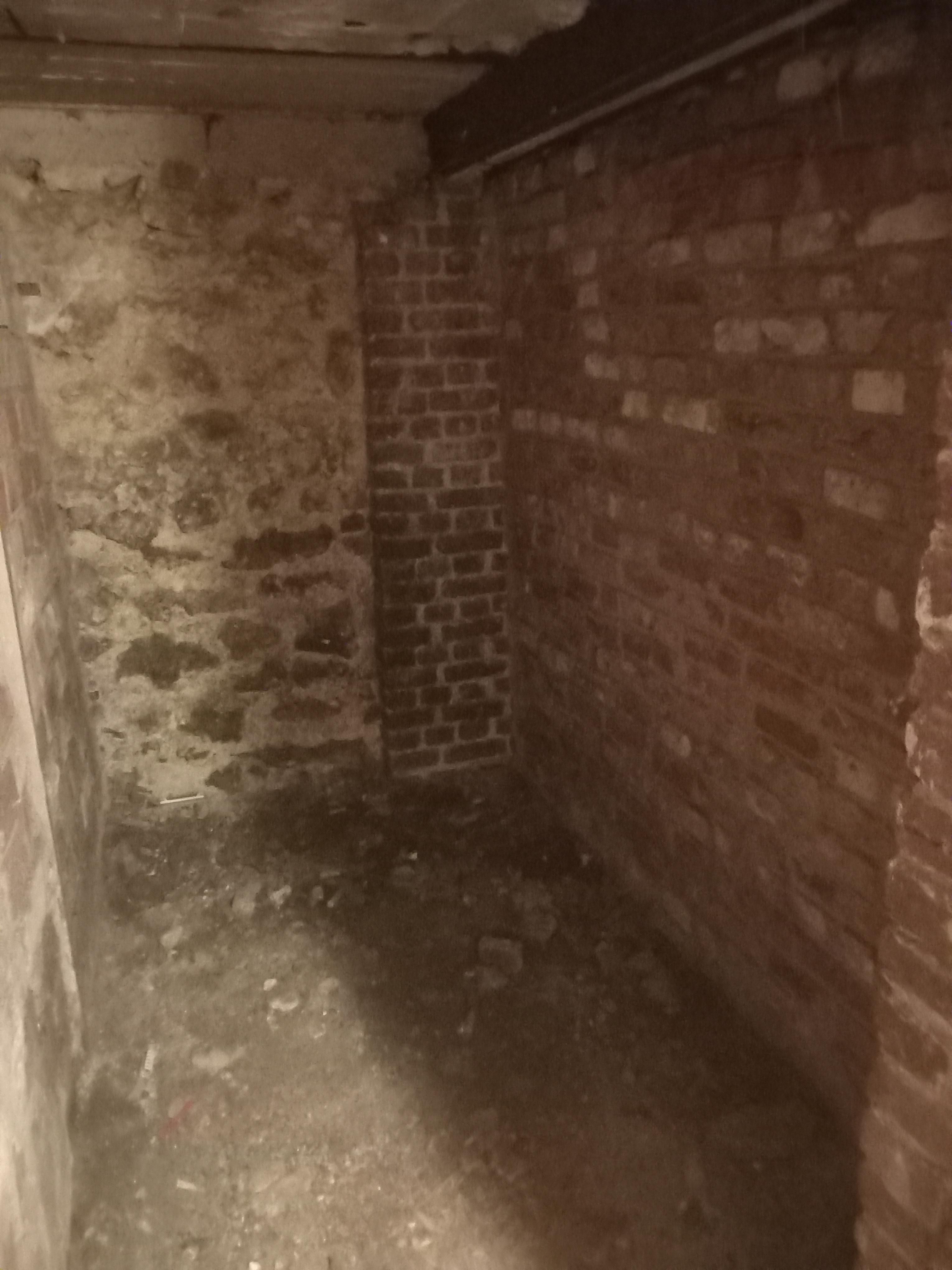 Cave dans immeuble sécurisée proche de l'entrée