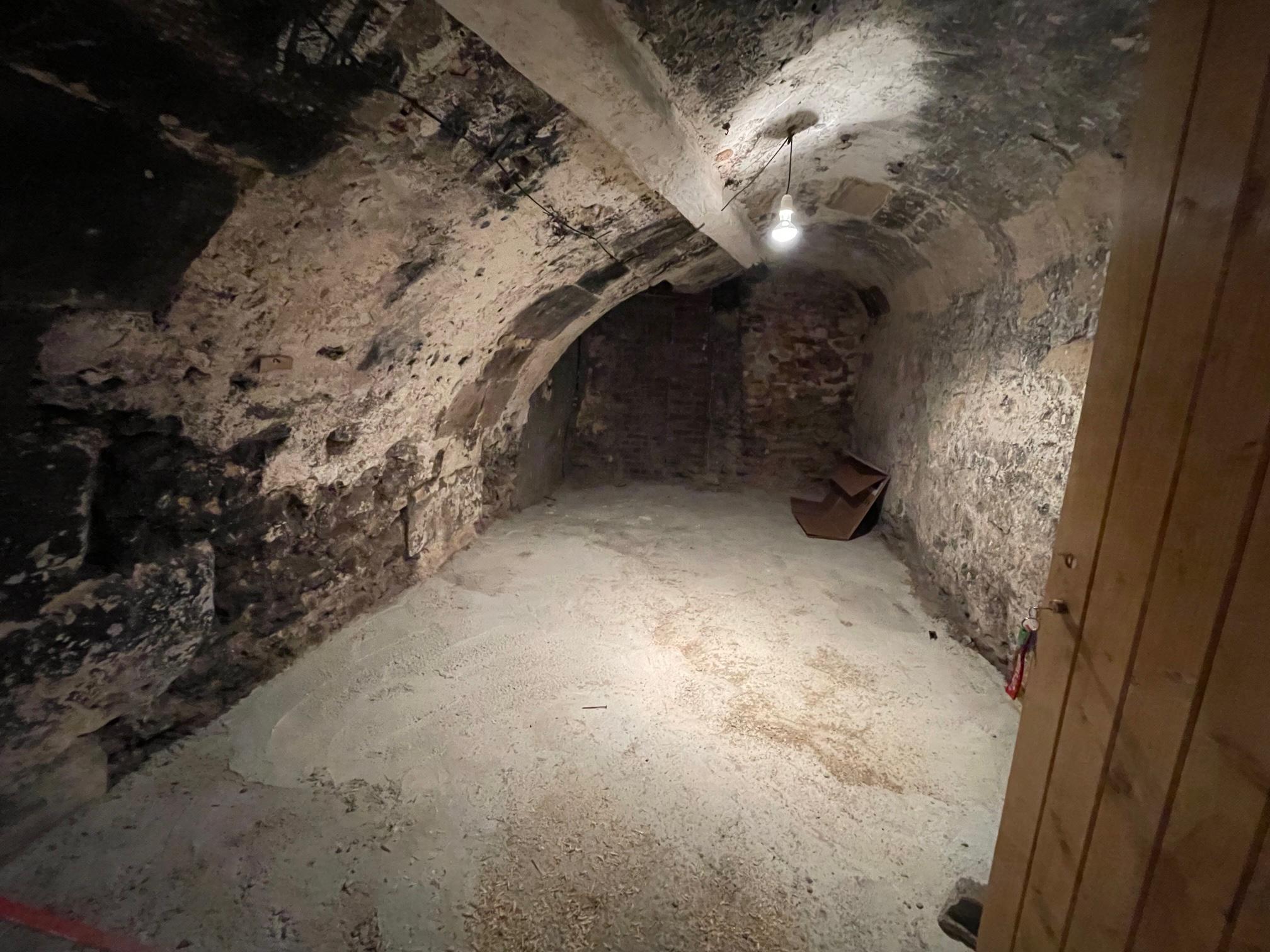 Cave à louer