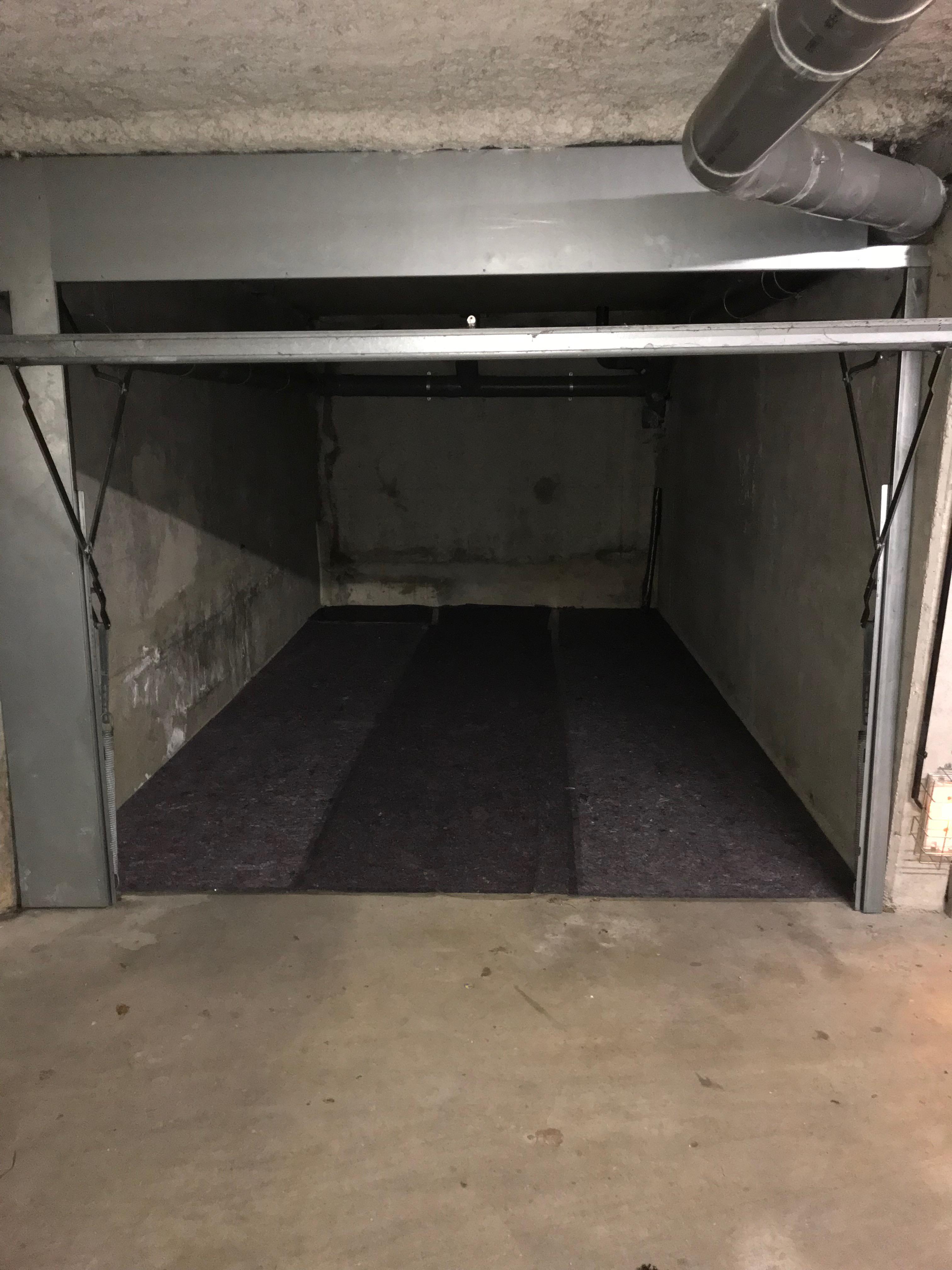 BOX 15 m2 environ à Bussy St Georges