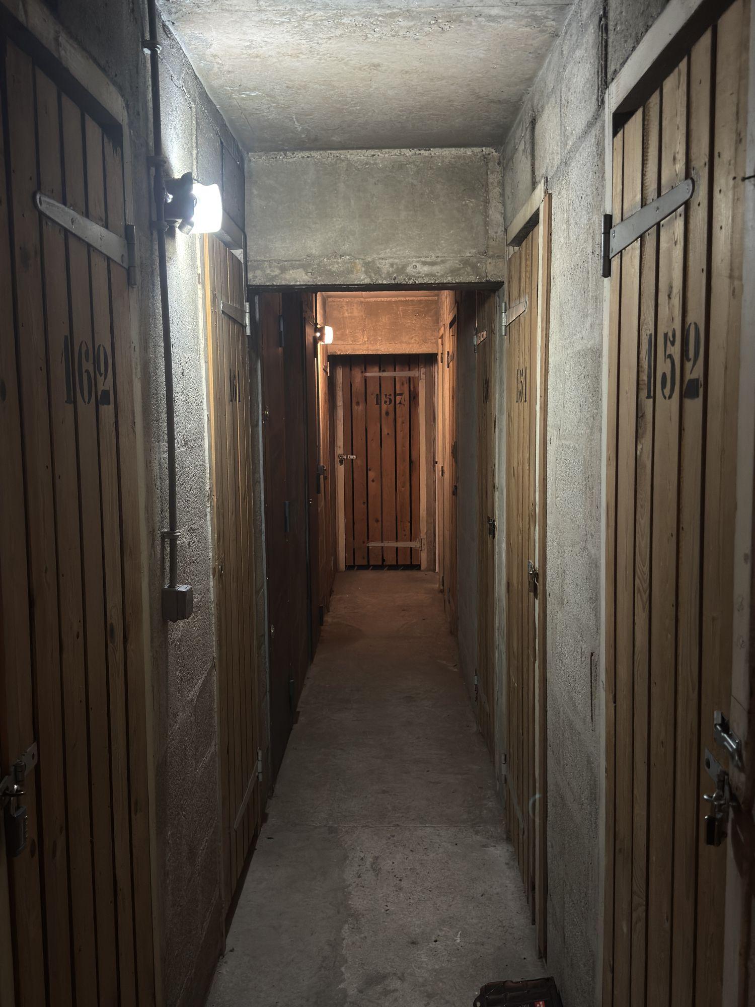 Cave à Courbevoie Accès 24H/7J Gardien