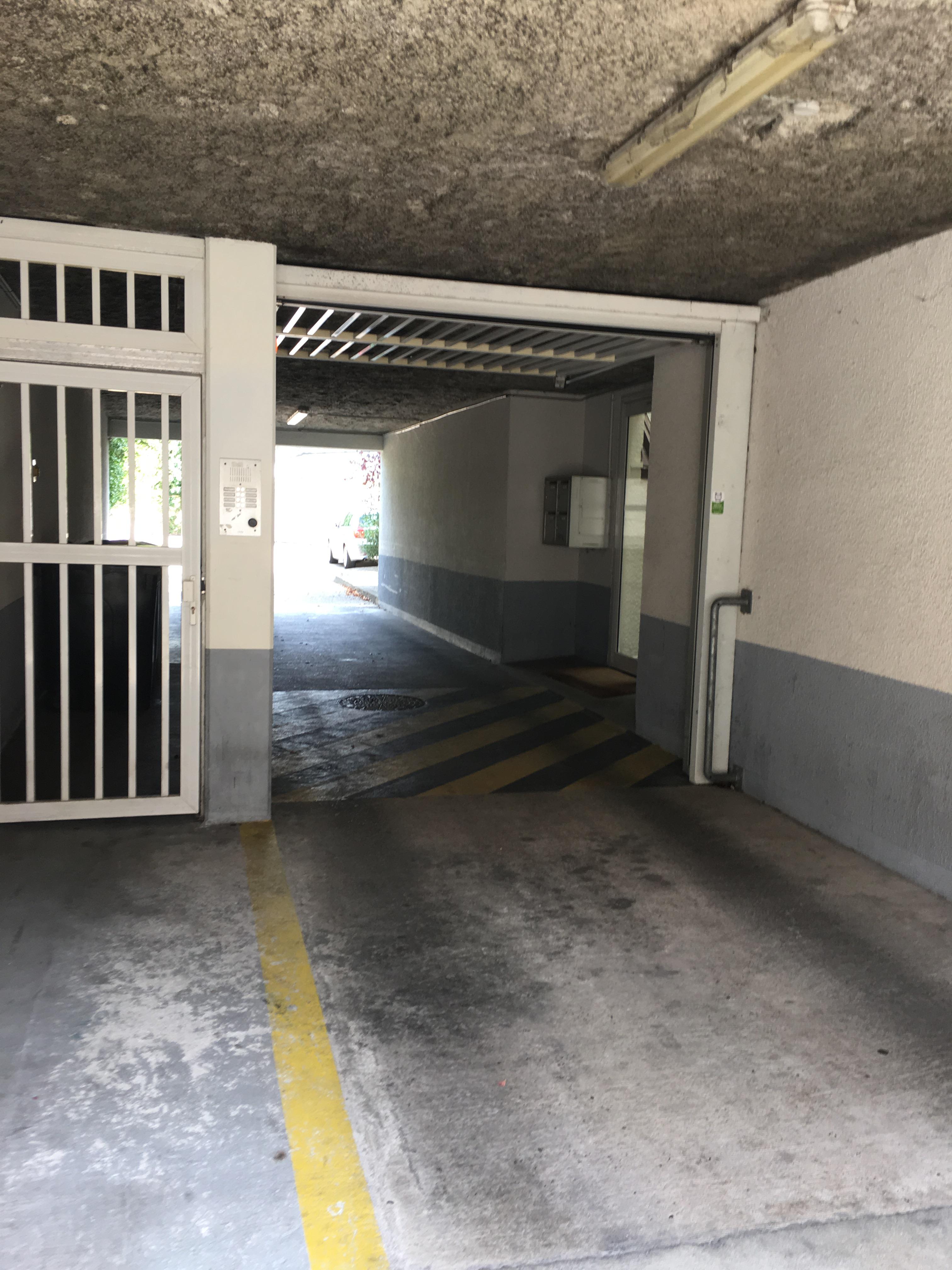 Grand Garage de 18m² à Bordeaux