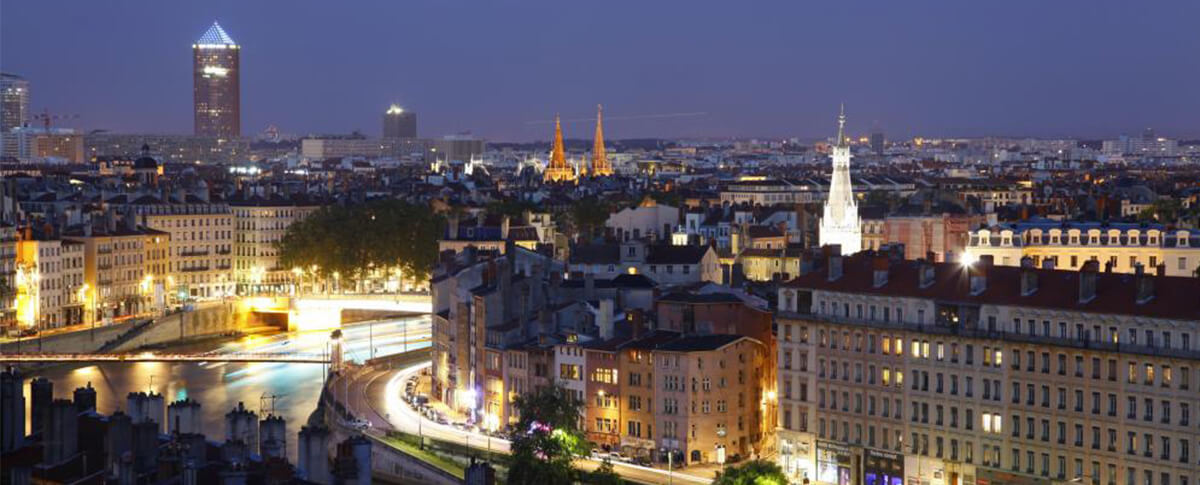 Grenier 6 étages centre ville Lyon métro Cordilier