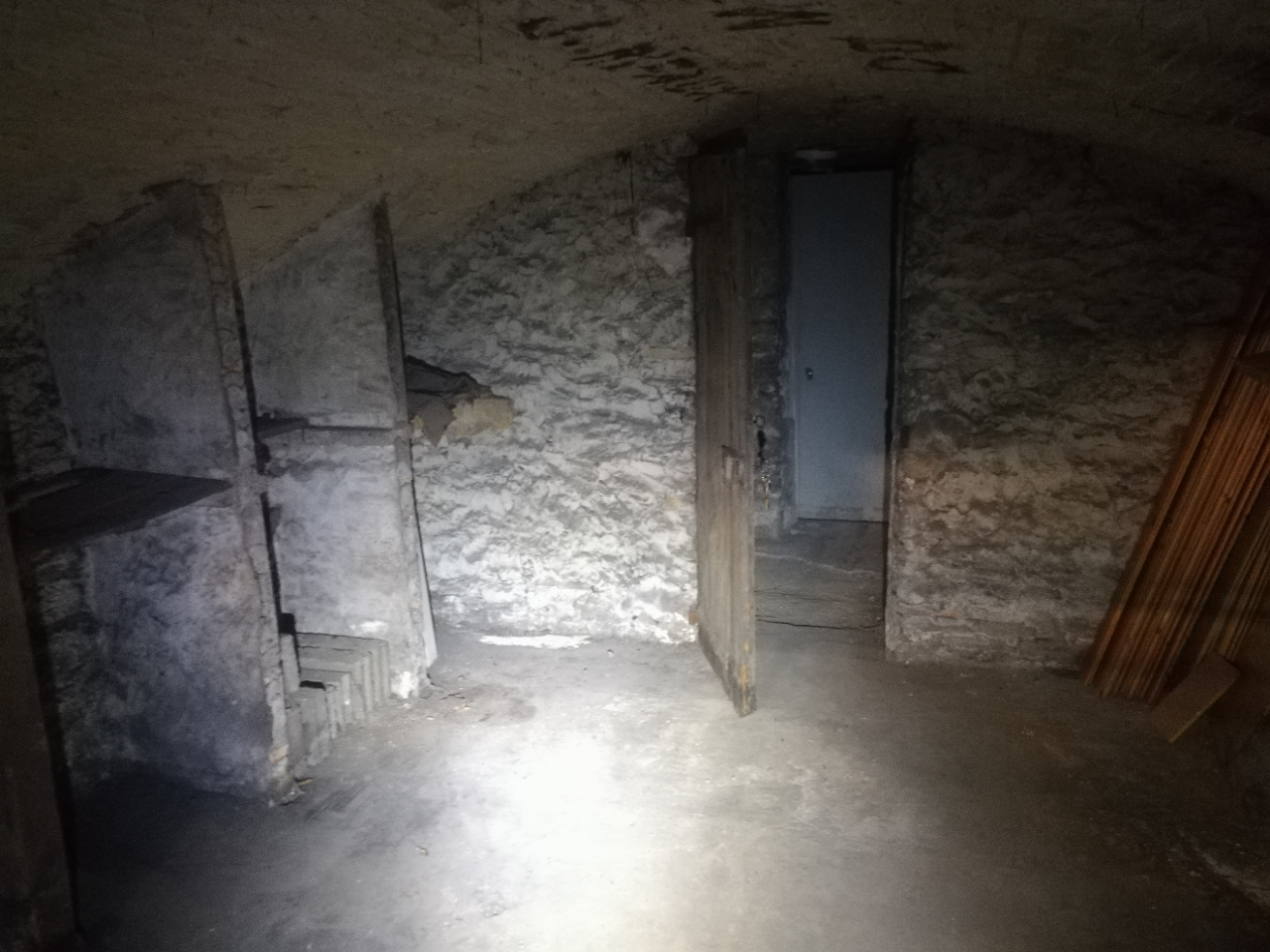 Cave Grenoble centre, saine et sécurisée