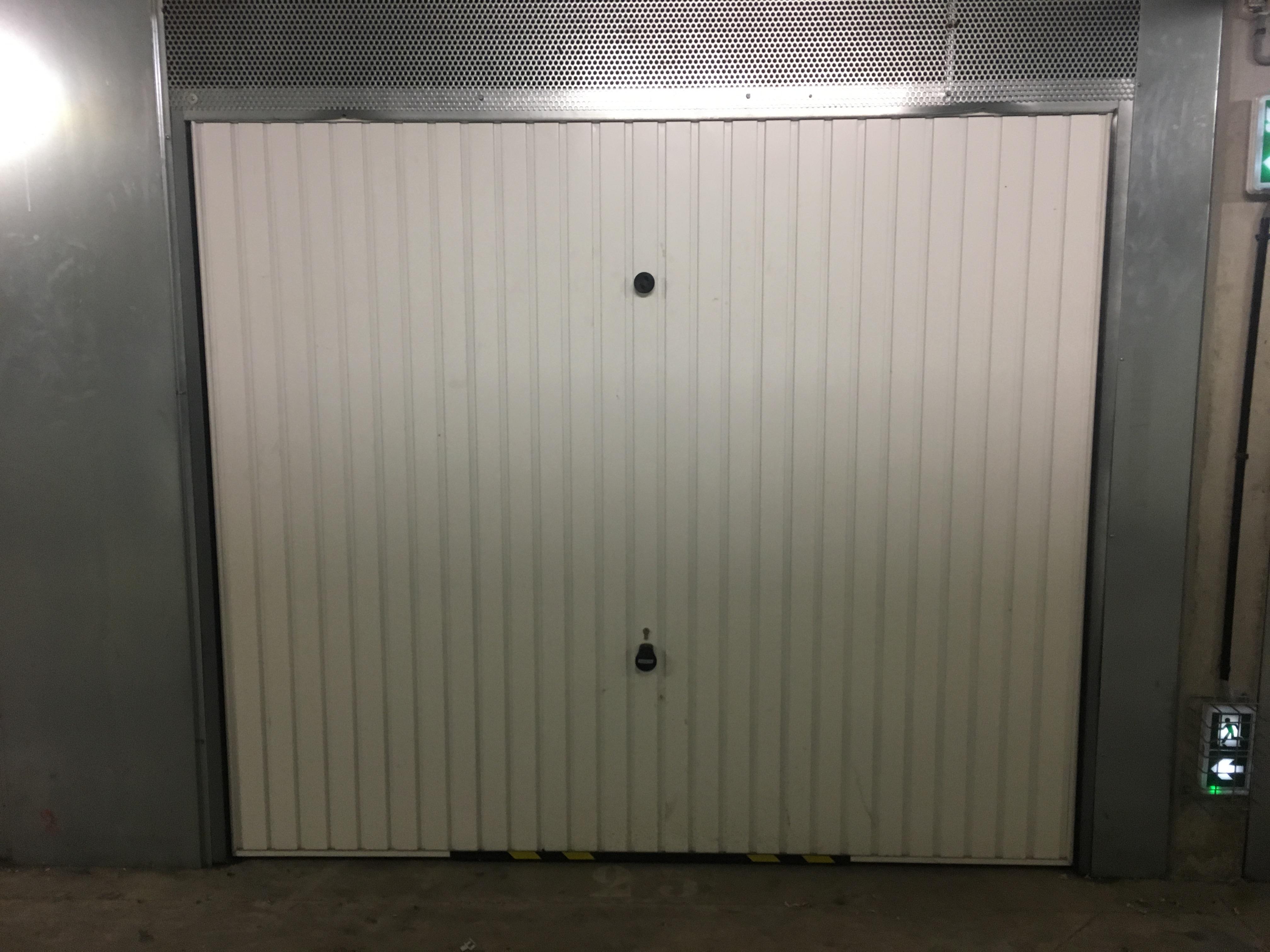 Location garage boxé sous-sol