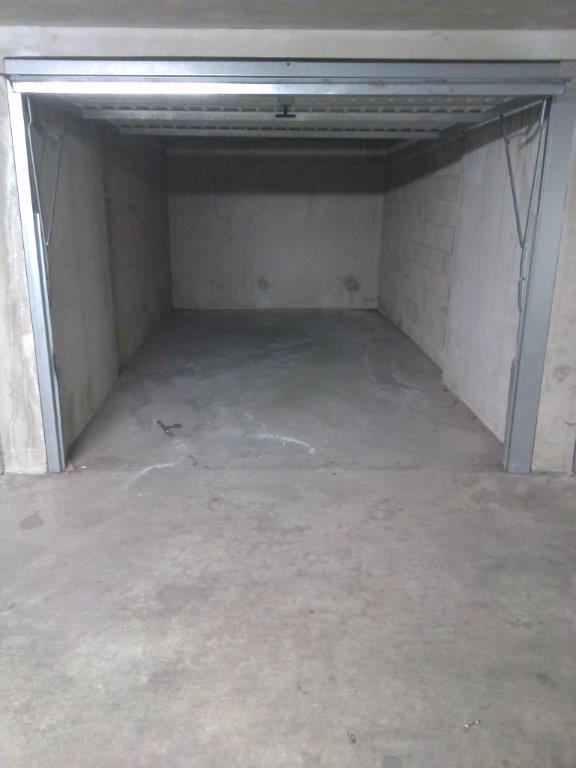 Garage à louer à Vénissieux