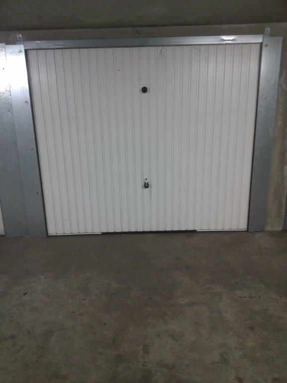 Garage à louer à Vénissieux