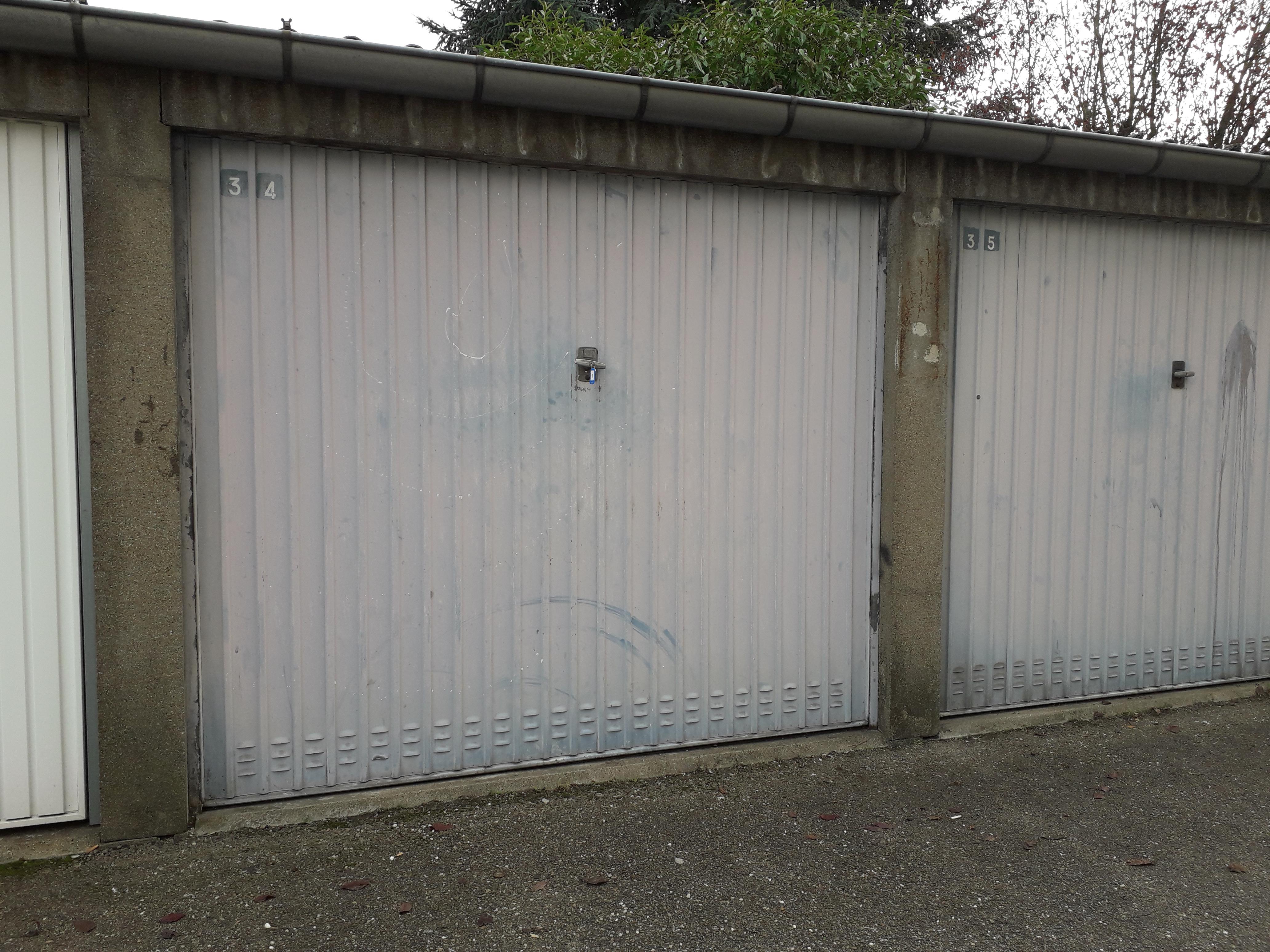 Garage de plain-pied à louer