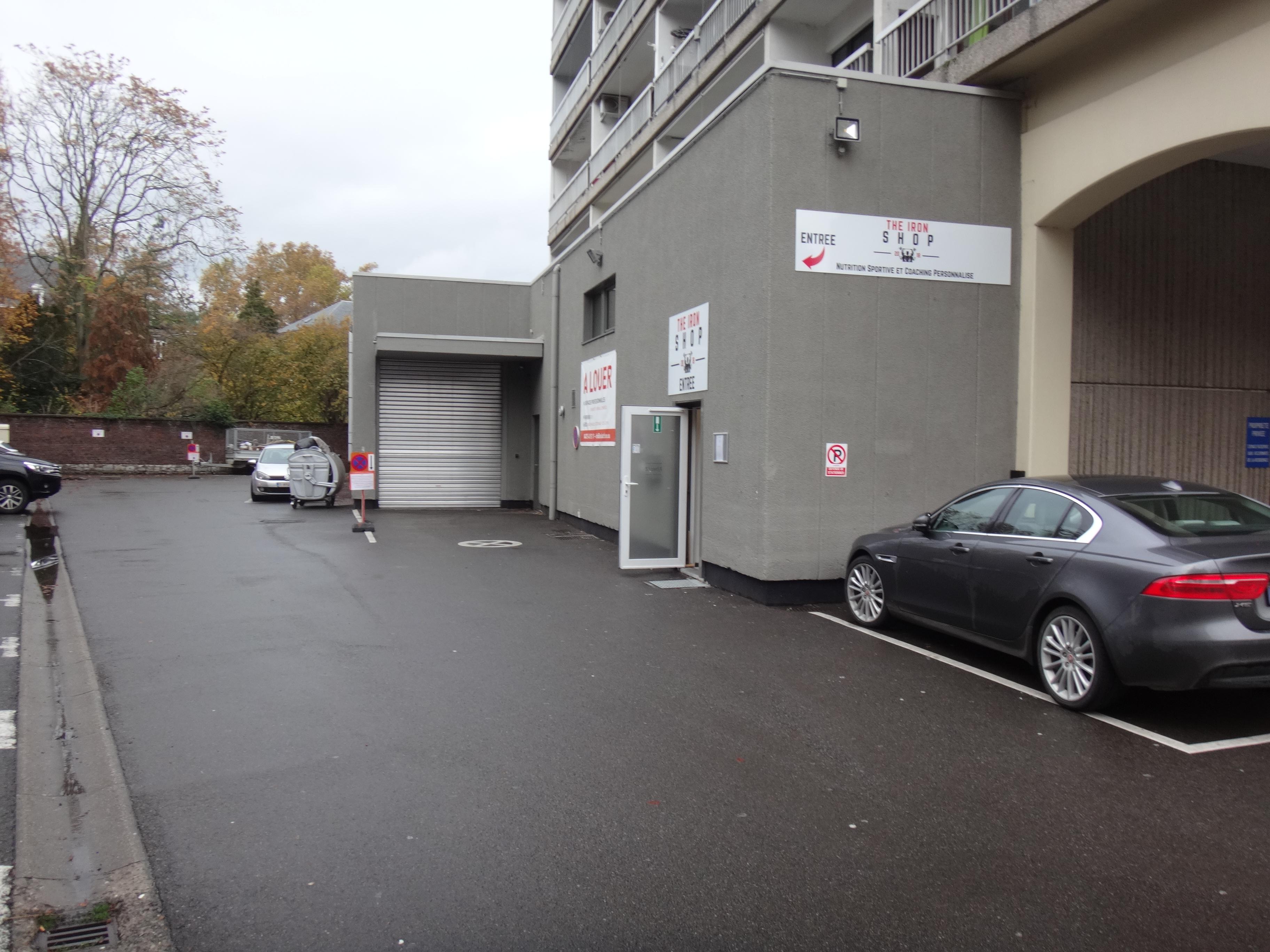 Grand espace de stockage (sous-sol)