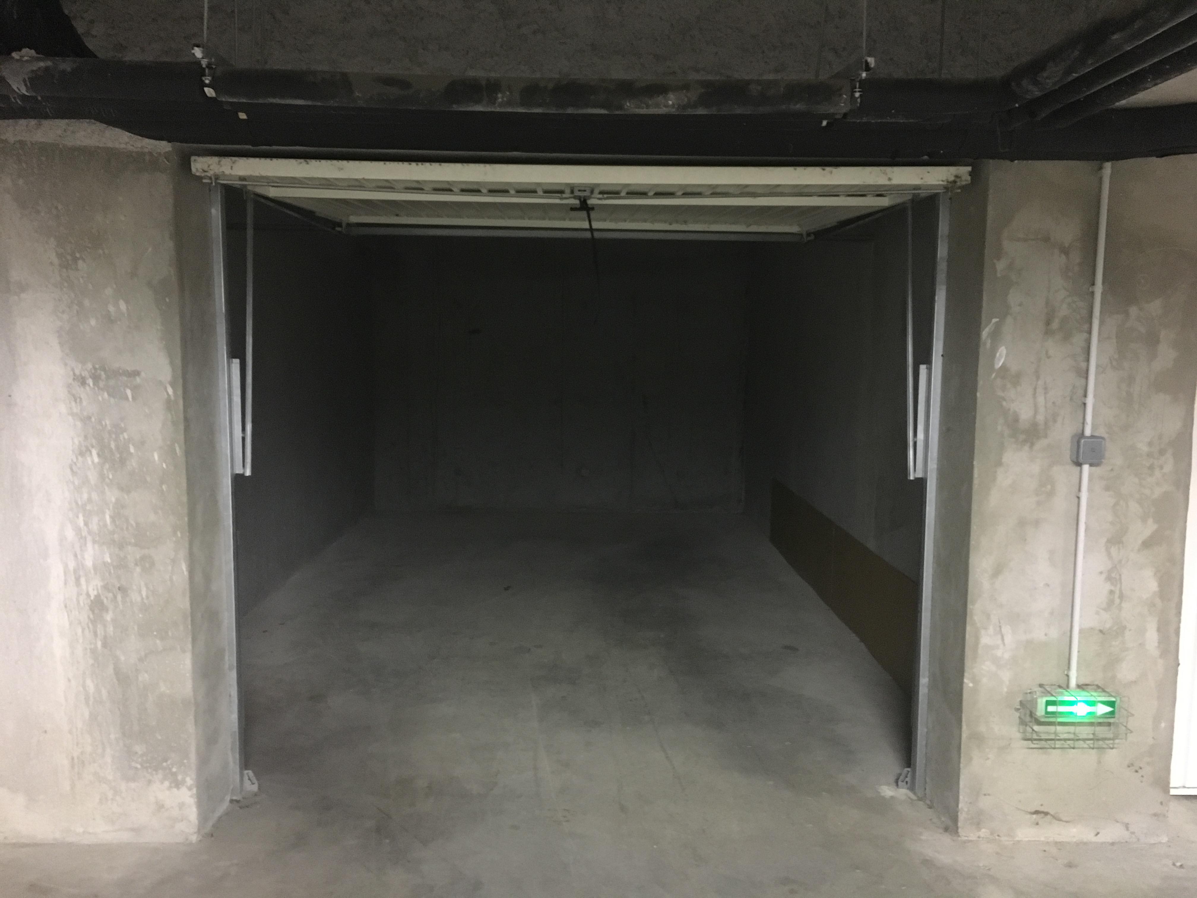 Garage à Saint Denis les Bourg