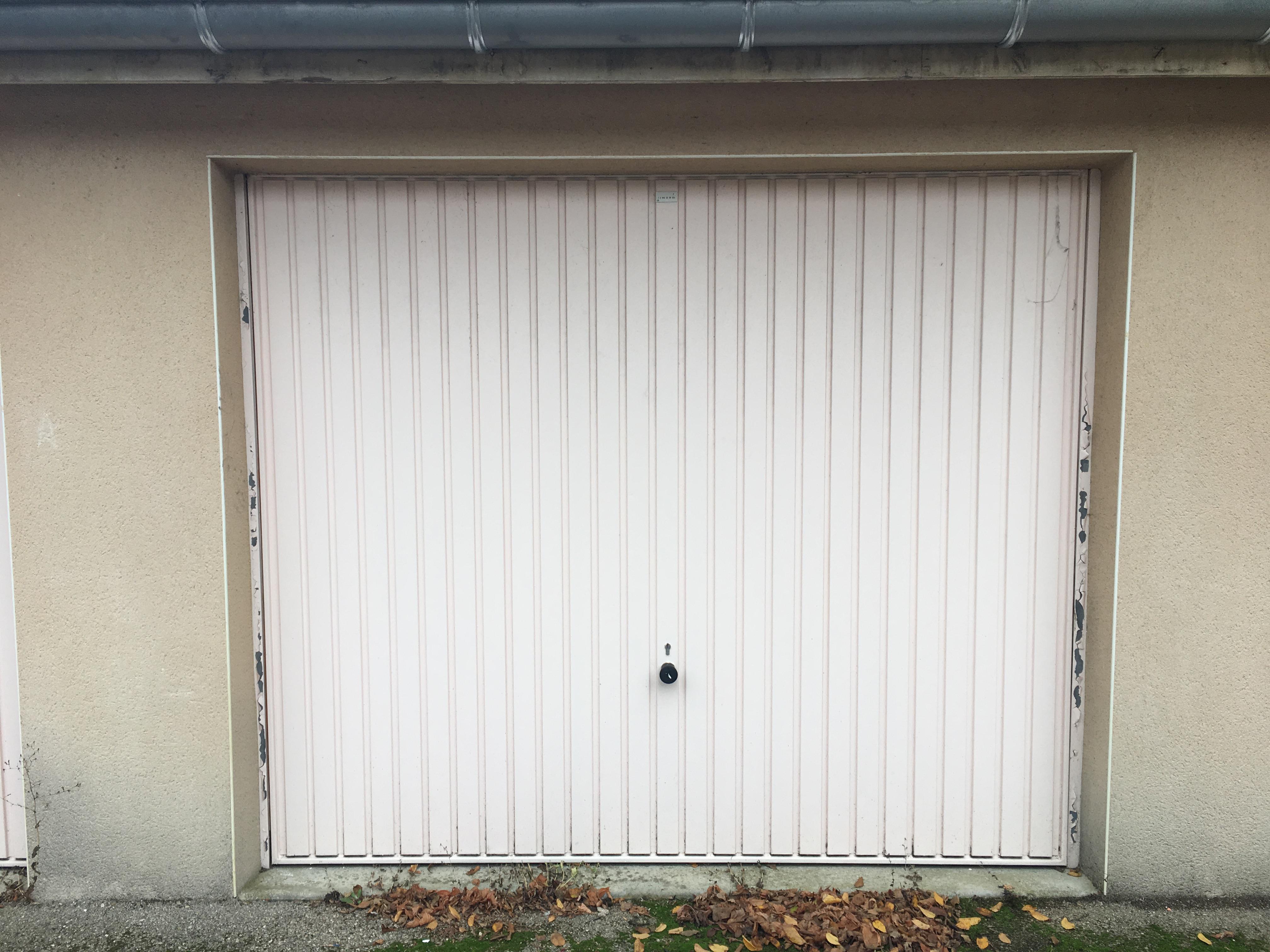 Box fermé proche gare à Bourg-en-Bresse
