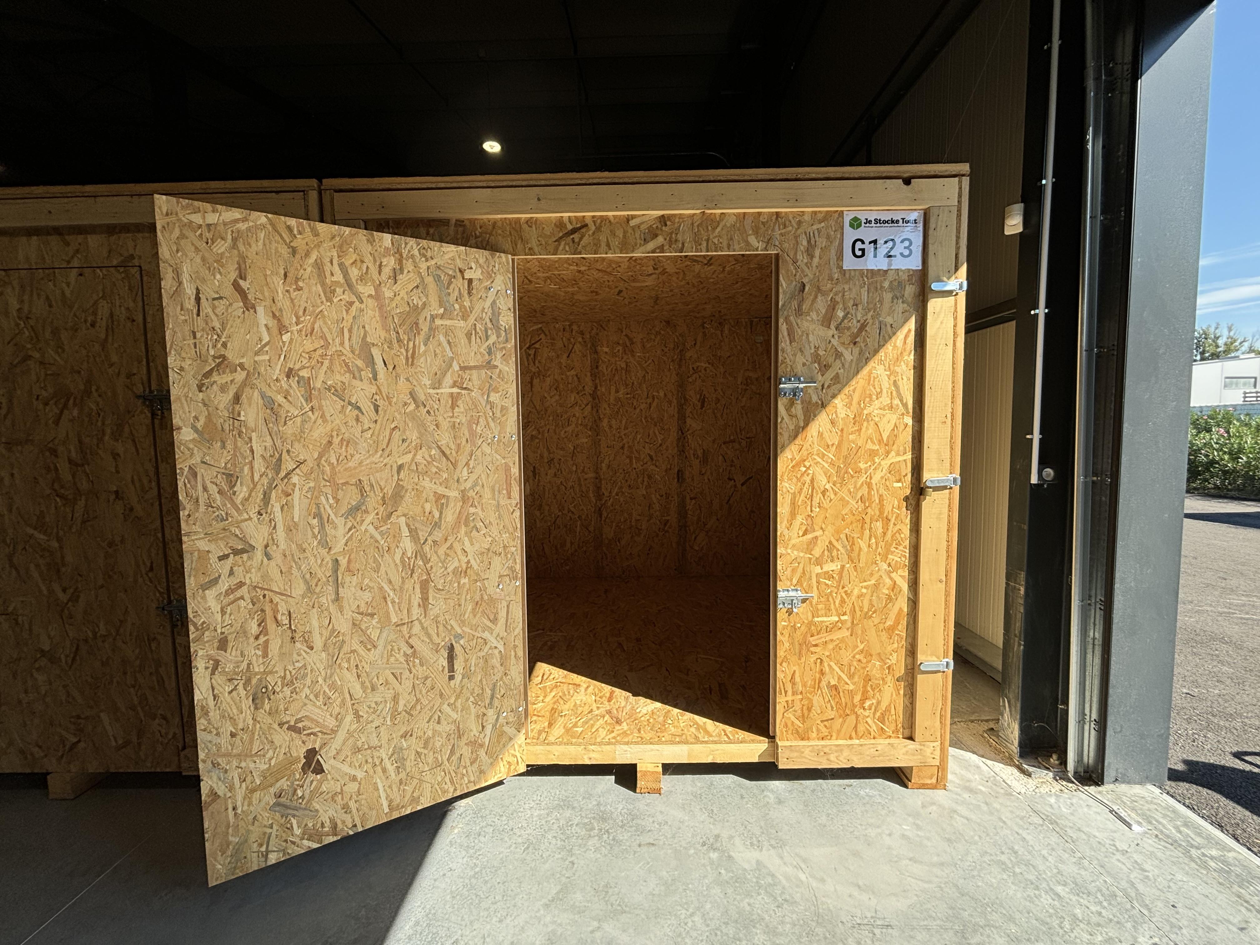 Box en bois garde meuble intérieur 12m3