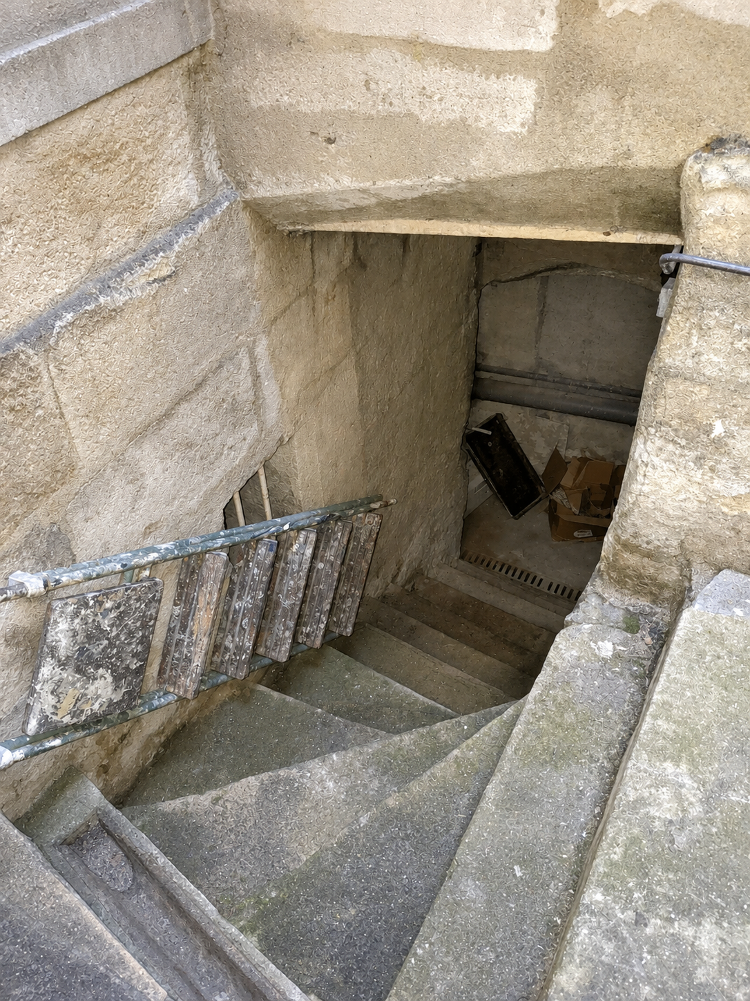 Grande cave saine cours Pasteur Bordeaux centre