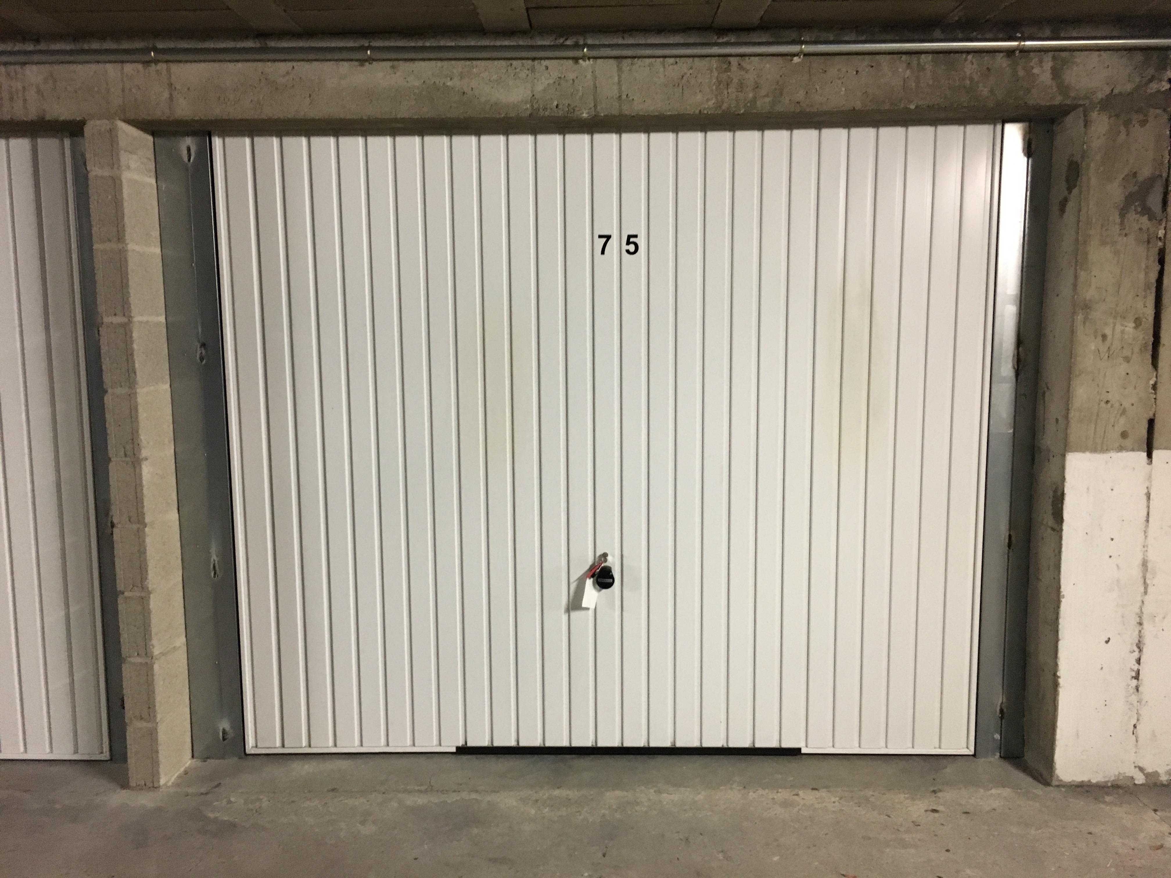 Garage en location à Reims