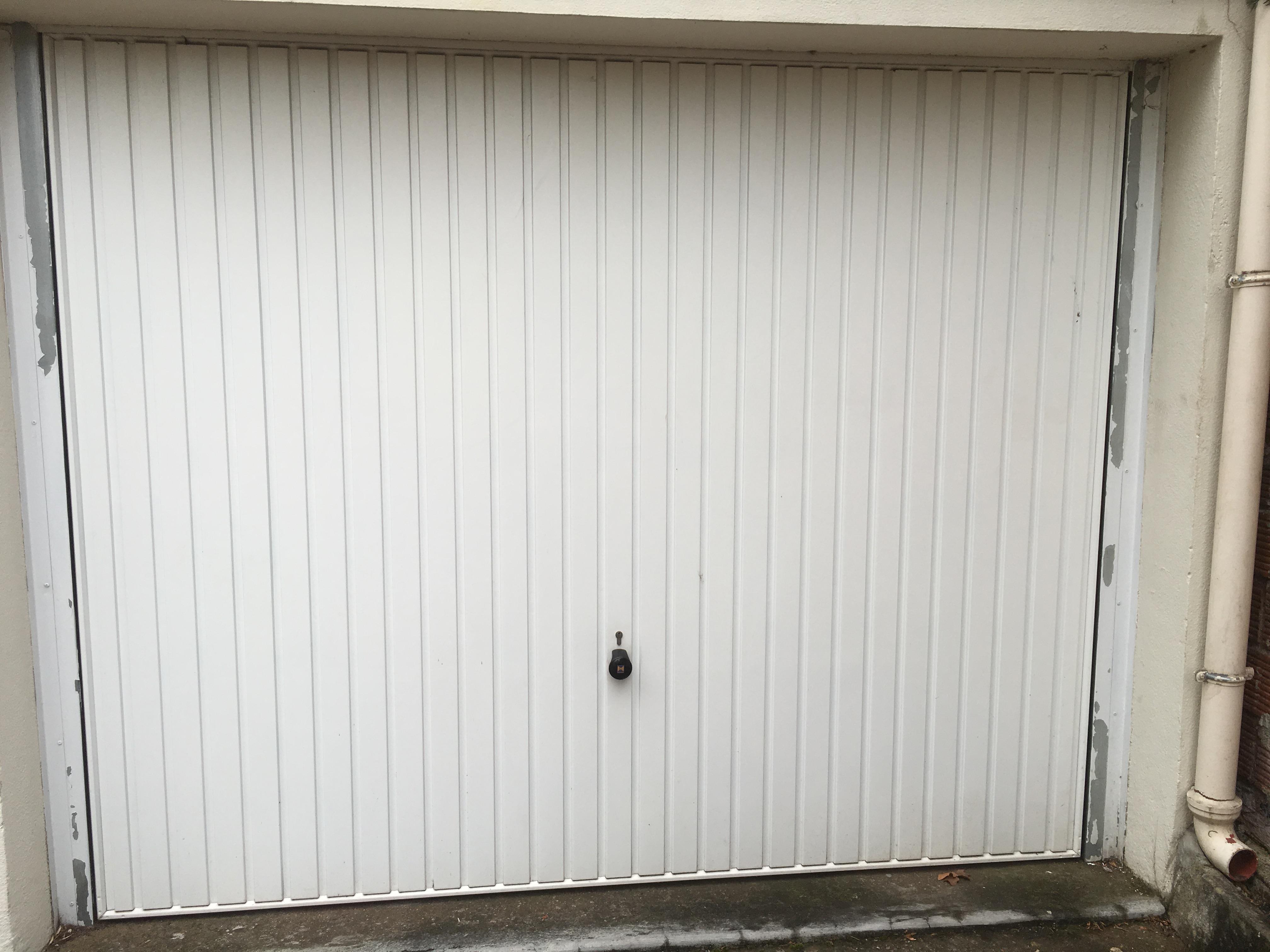 LOUE BOX FERME DANS RESIDENCE SAINT MAUR DES