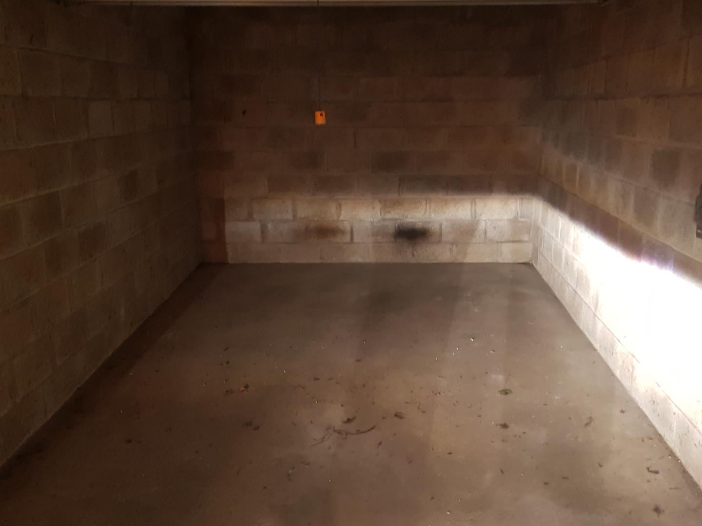 LOUE BOX FERME DANS RESIDENCE SAINT MAUR DES