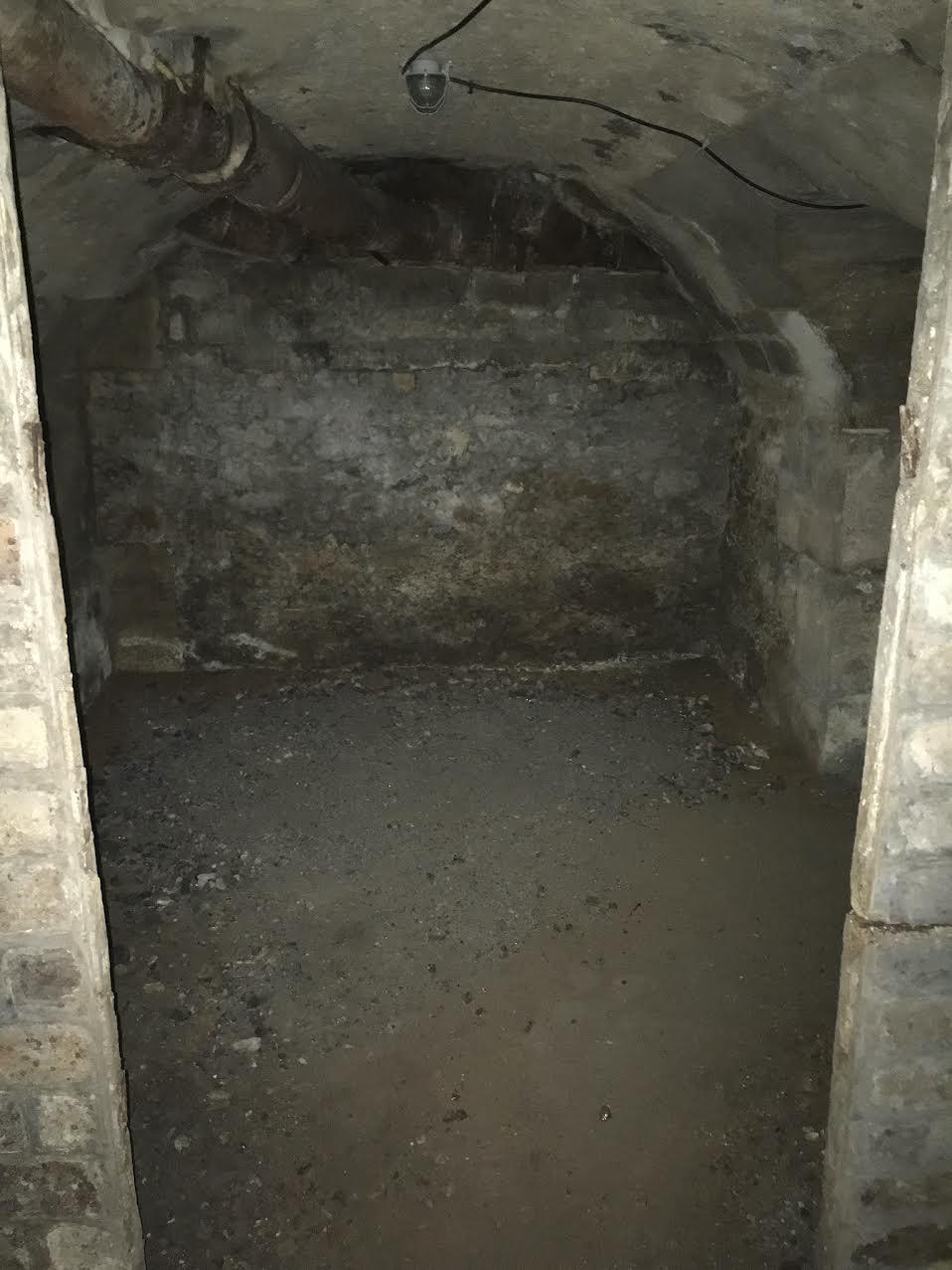 Location cave 40 m2 8 rue de Monceau
