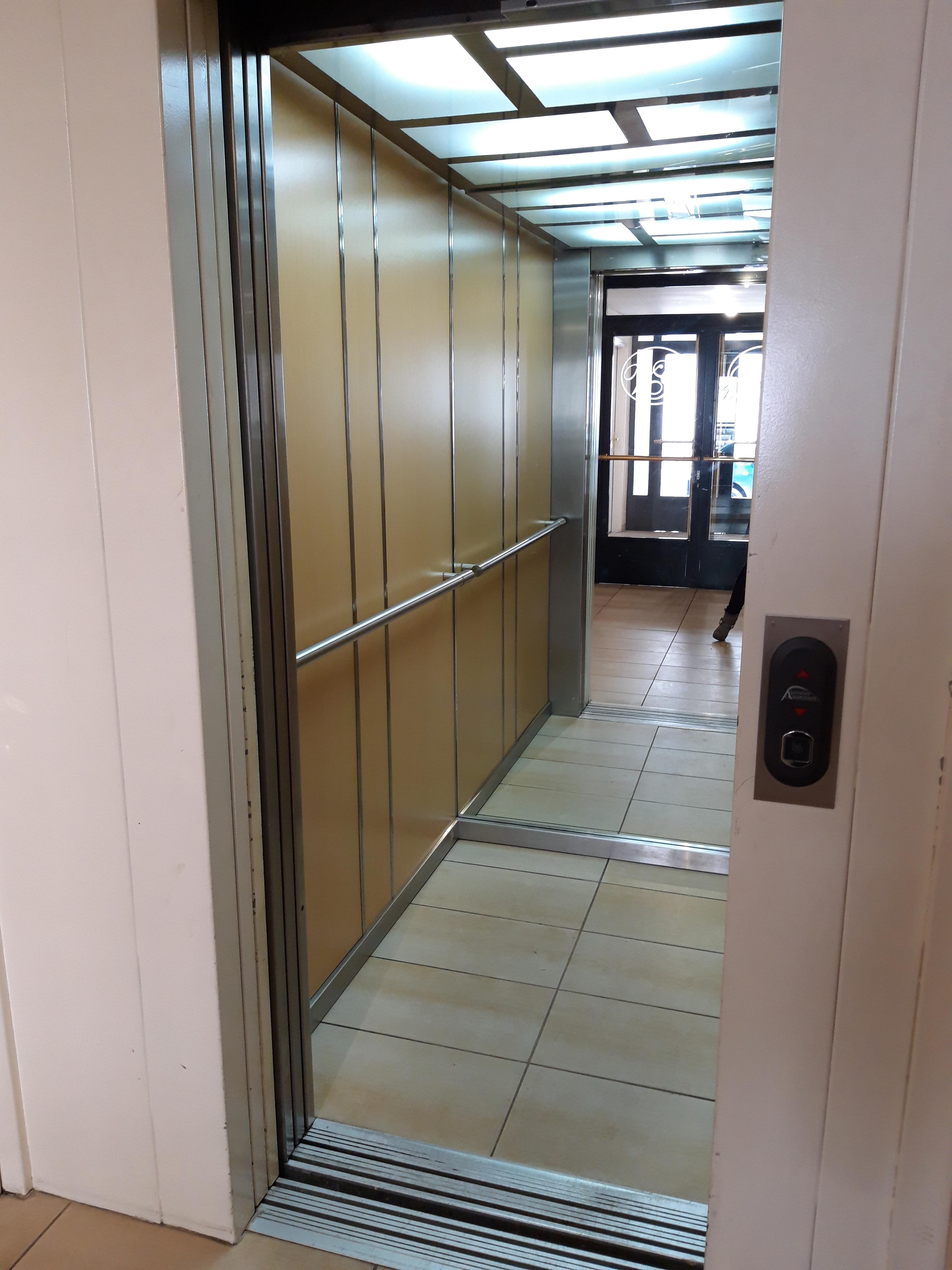 Cave 6m2 à louer : espace de stockage