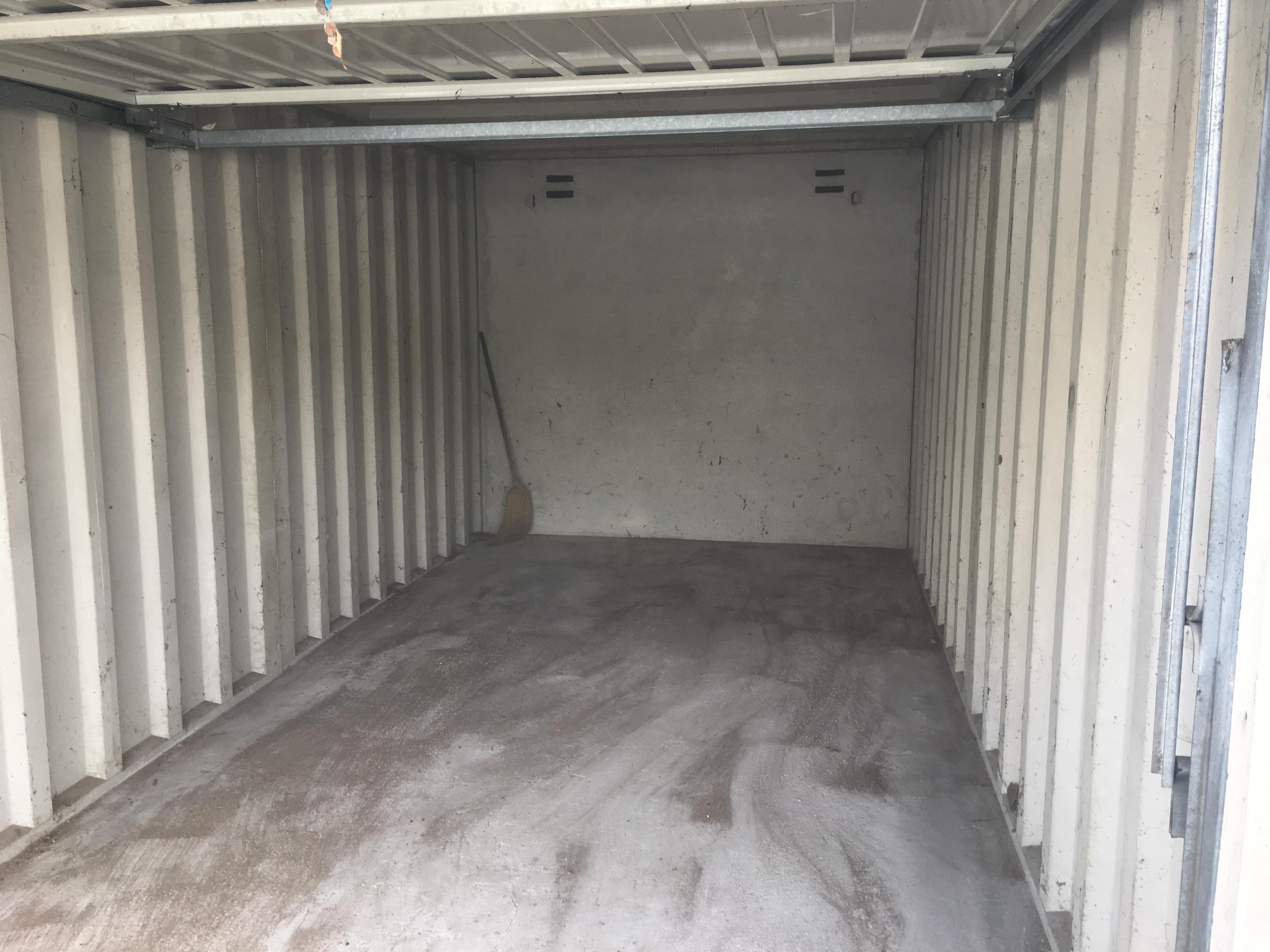 Box de stockage accessible en rez-de-chaussée