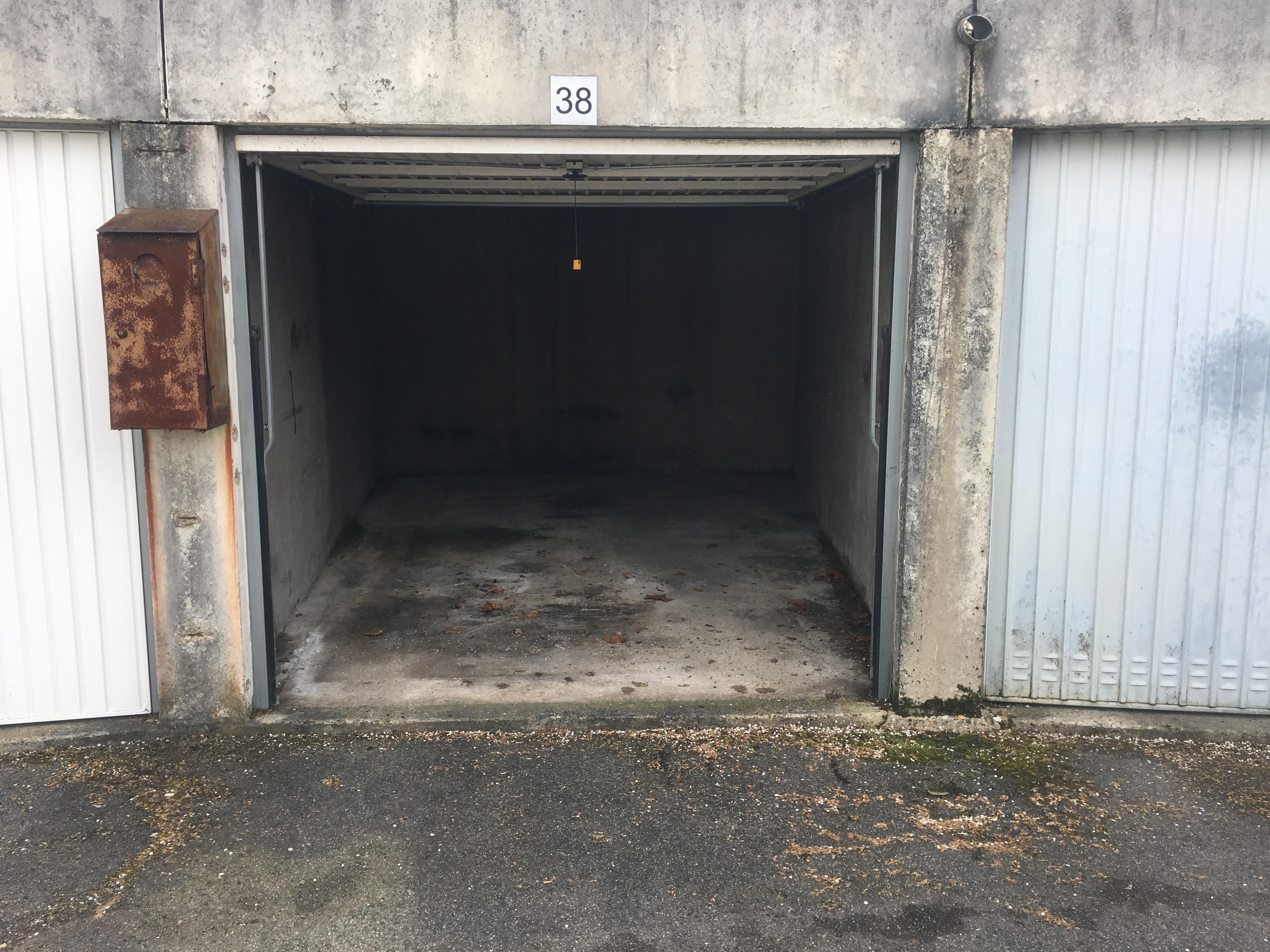 Garage plain pied sécurisé Pomponne
