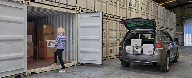 Box de stockage / Garde meubles / Self