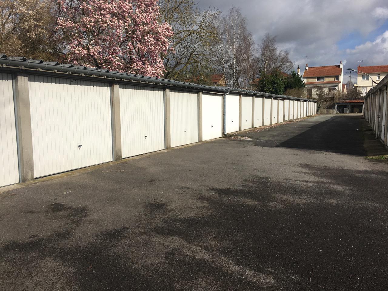 Garde meuble sécurisé / Garage rez de chaussée