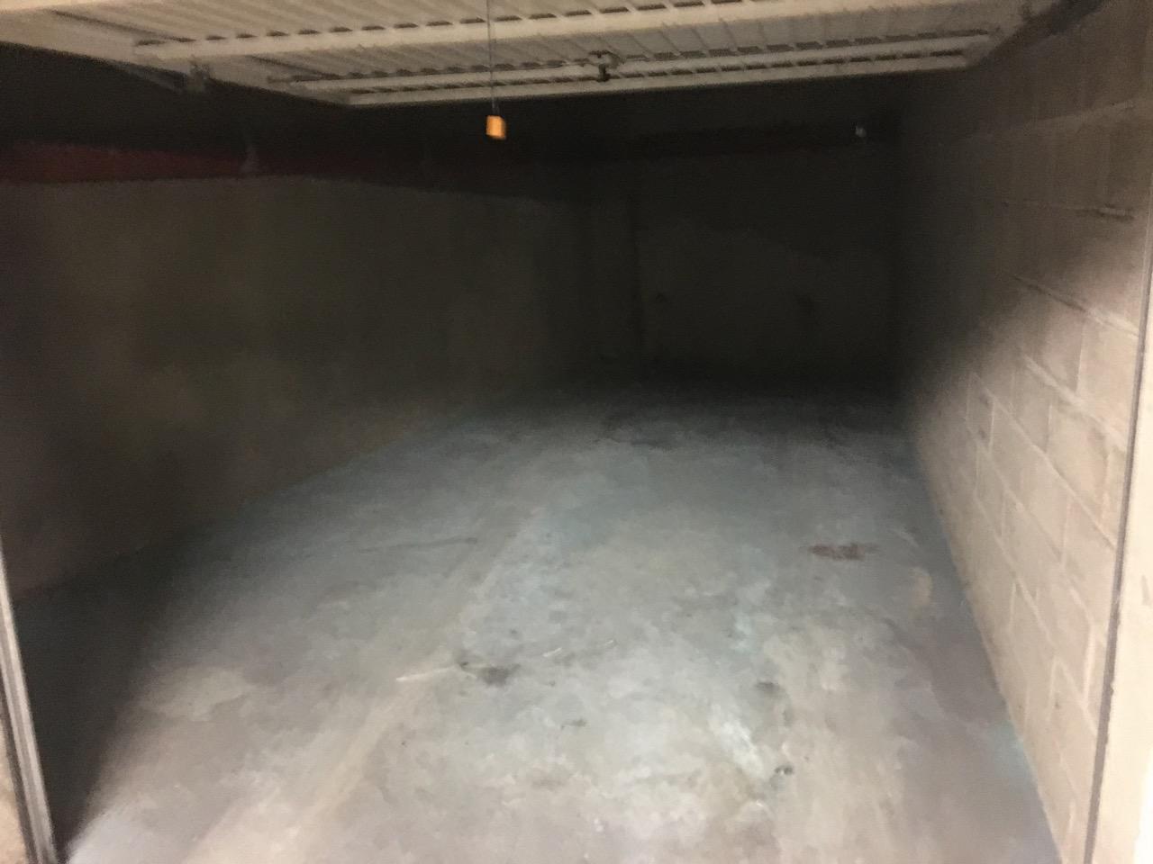Garage sécurisé en sous-sol à Évreux