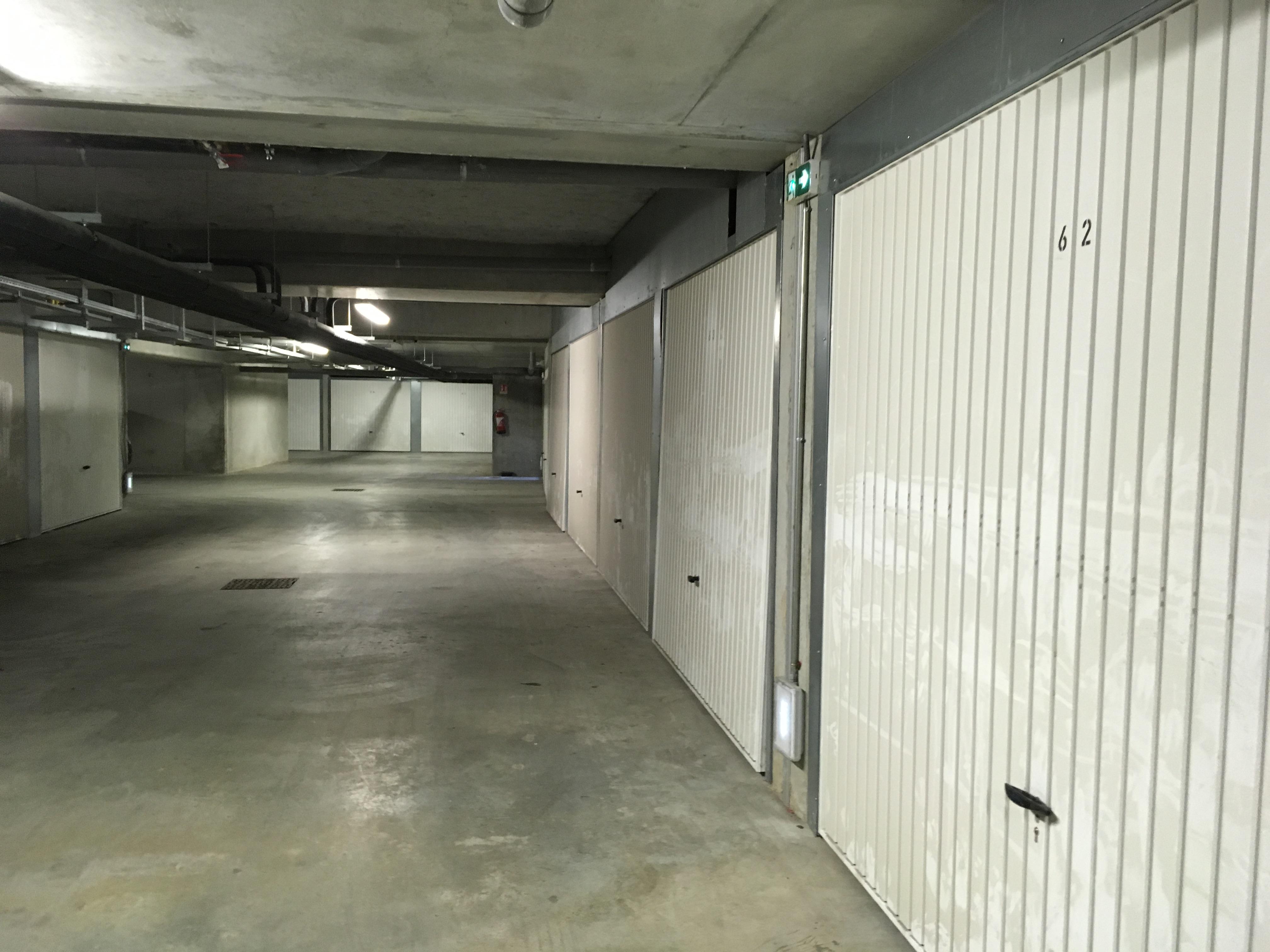 Garage à louer sous-sol Vénissieux