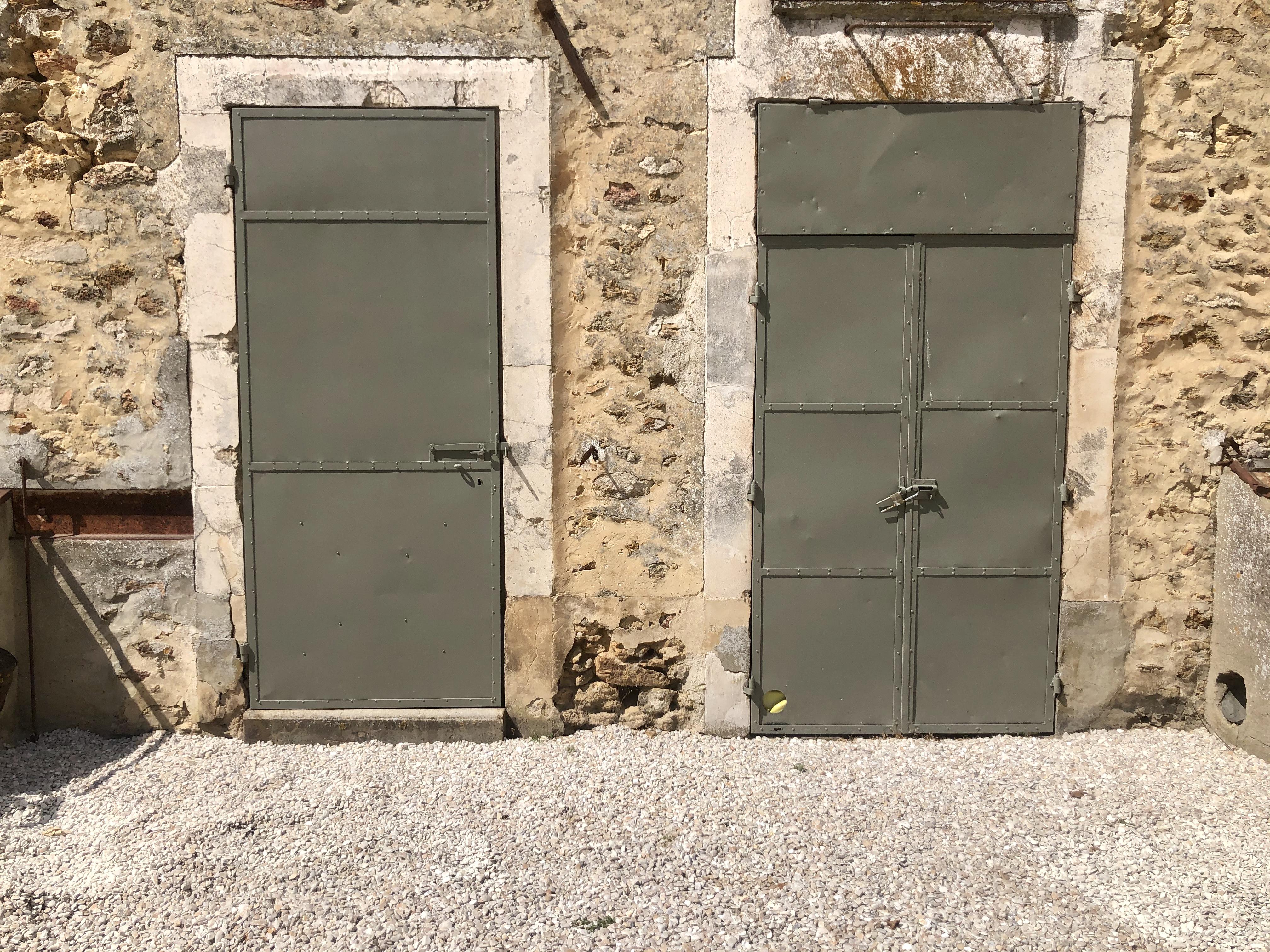 STOCKAGE 10m² - Particuliers et professionnels - Proche