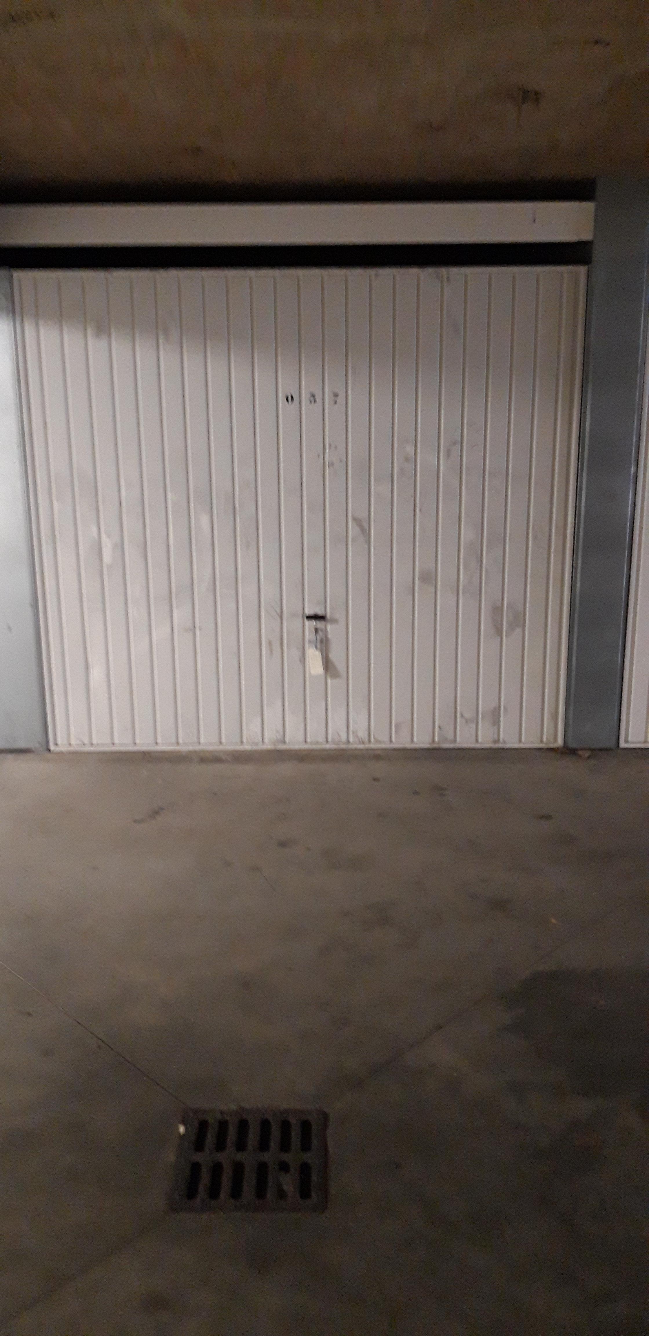 Garage fermé et sécurisé