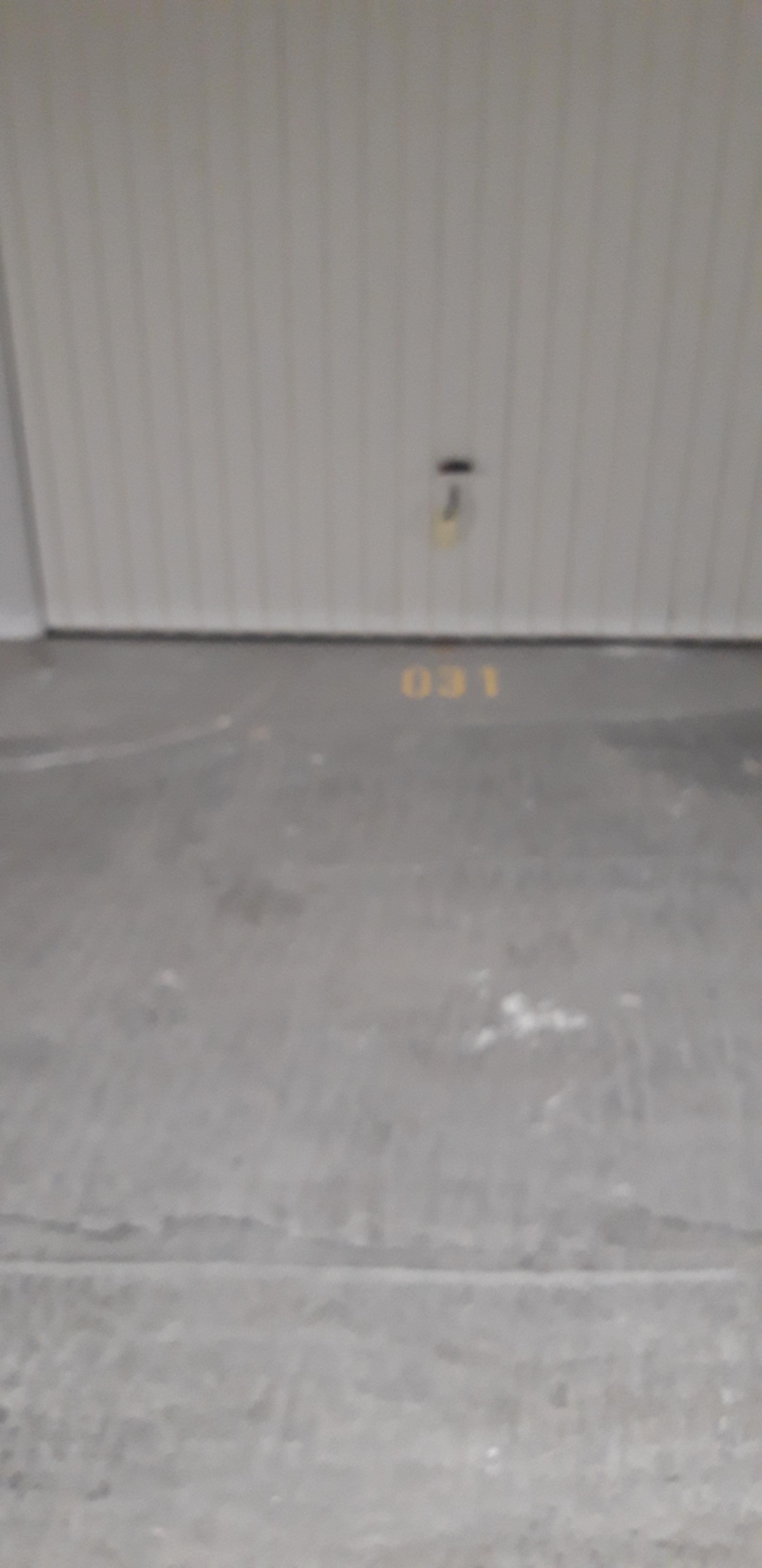 Parking fermé Rennes proche métro Poterie