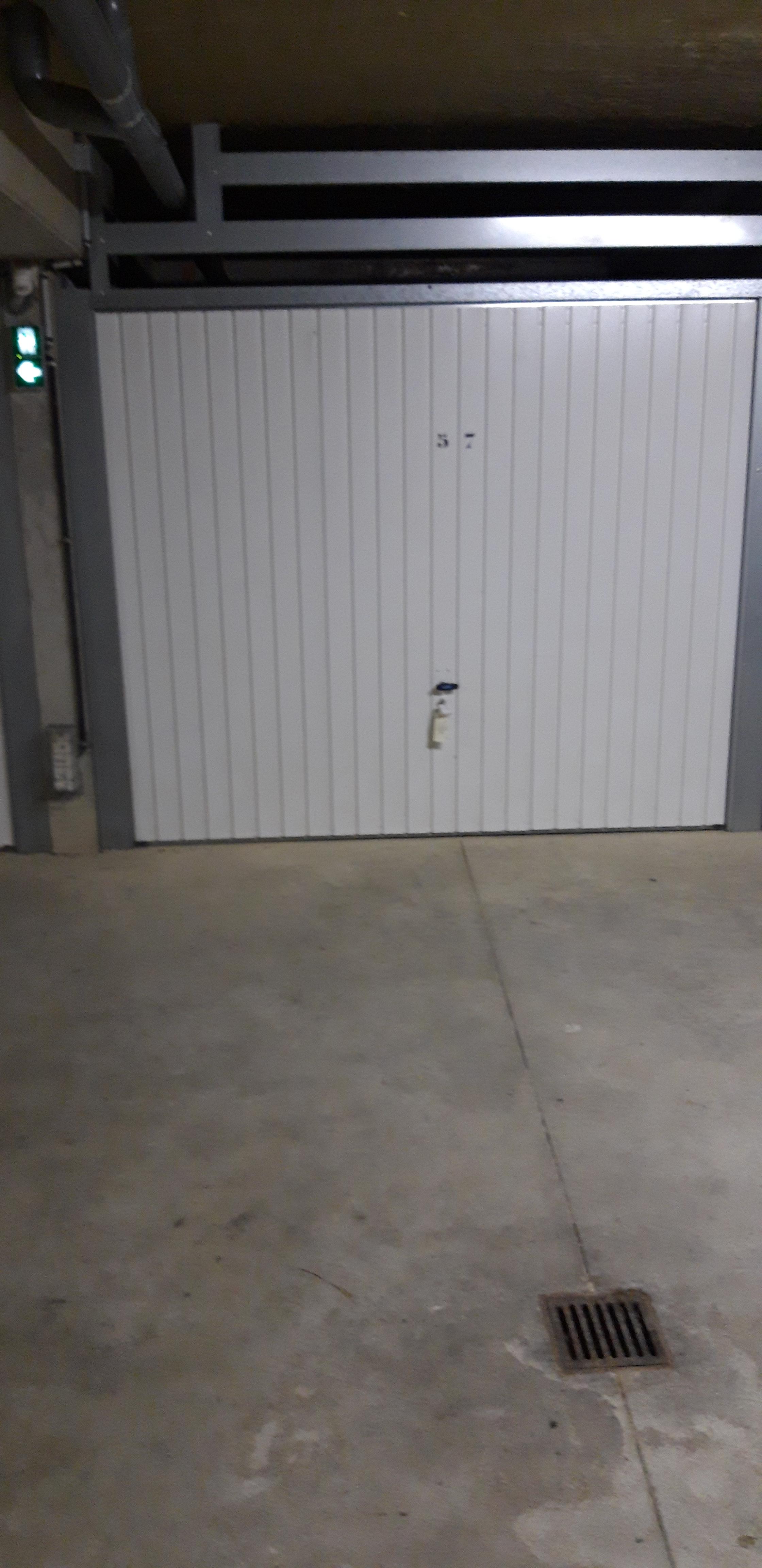 Garage à louer