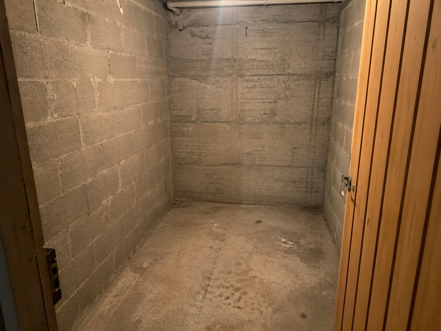 Cave sous immeuble disponible