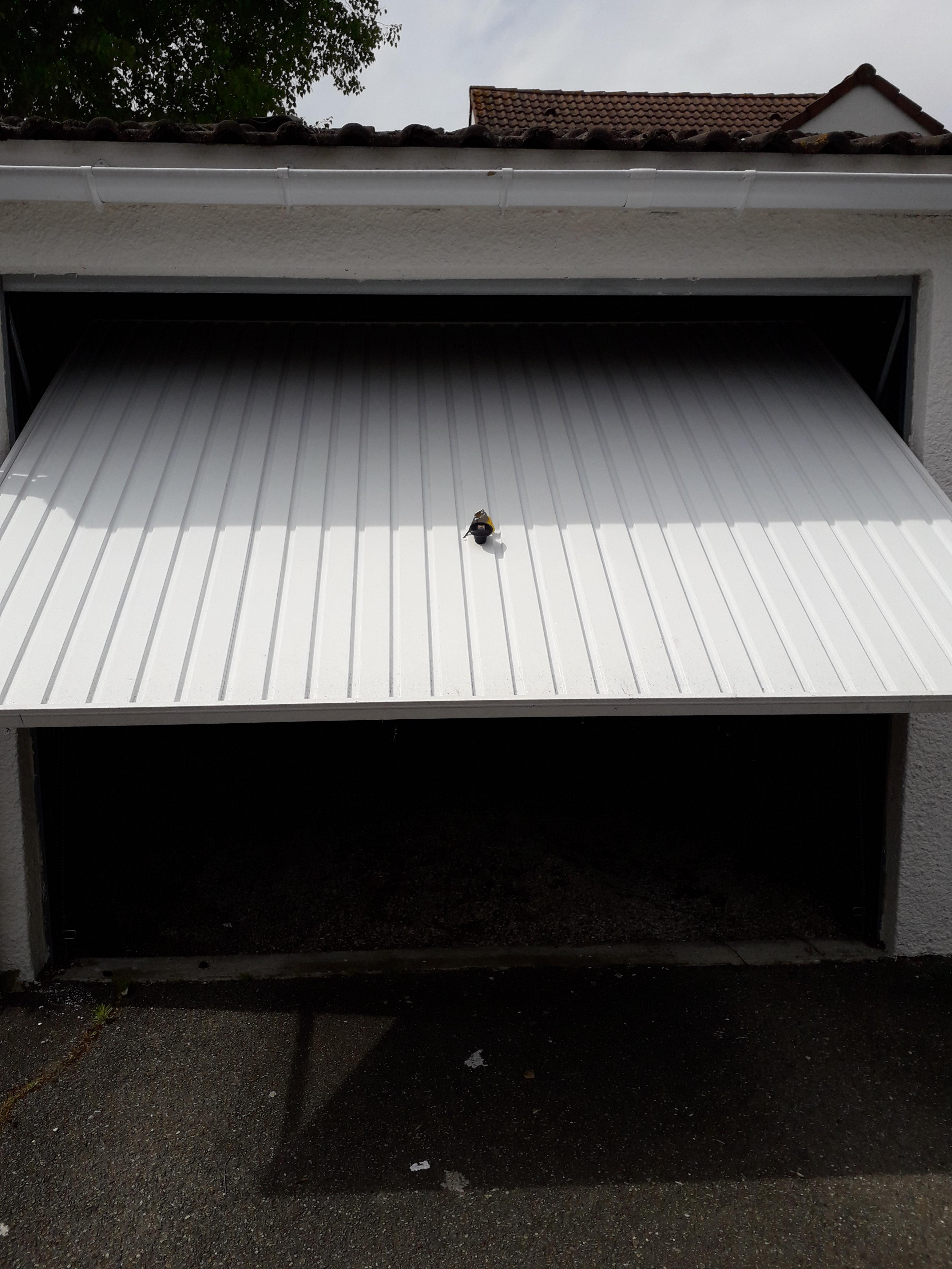 Espace de stockage / Garage sécurisé